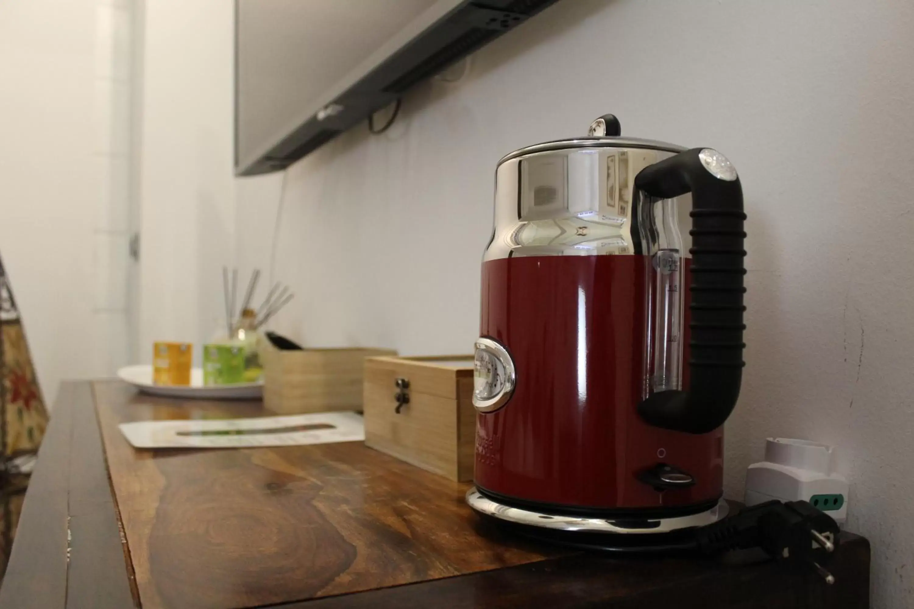 Coffee/tea facilities in Naviglio81