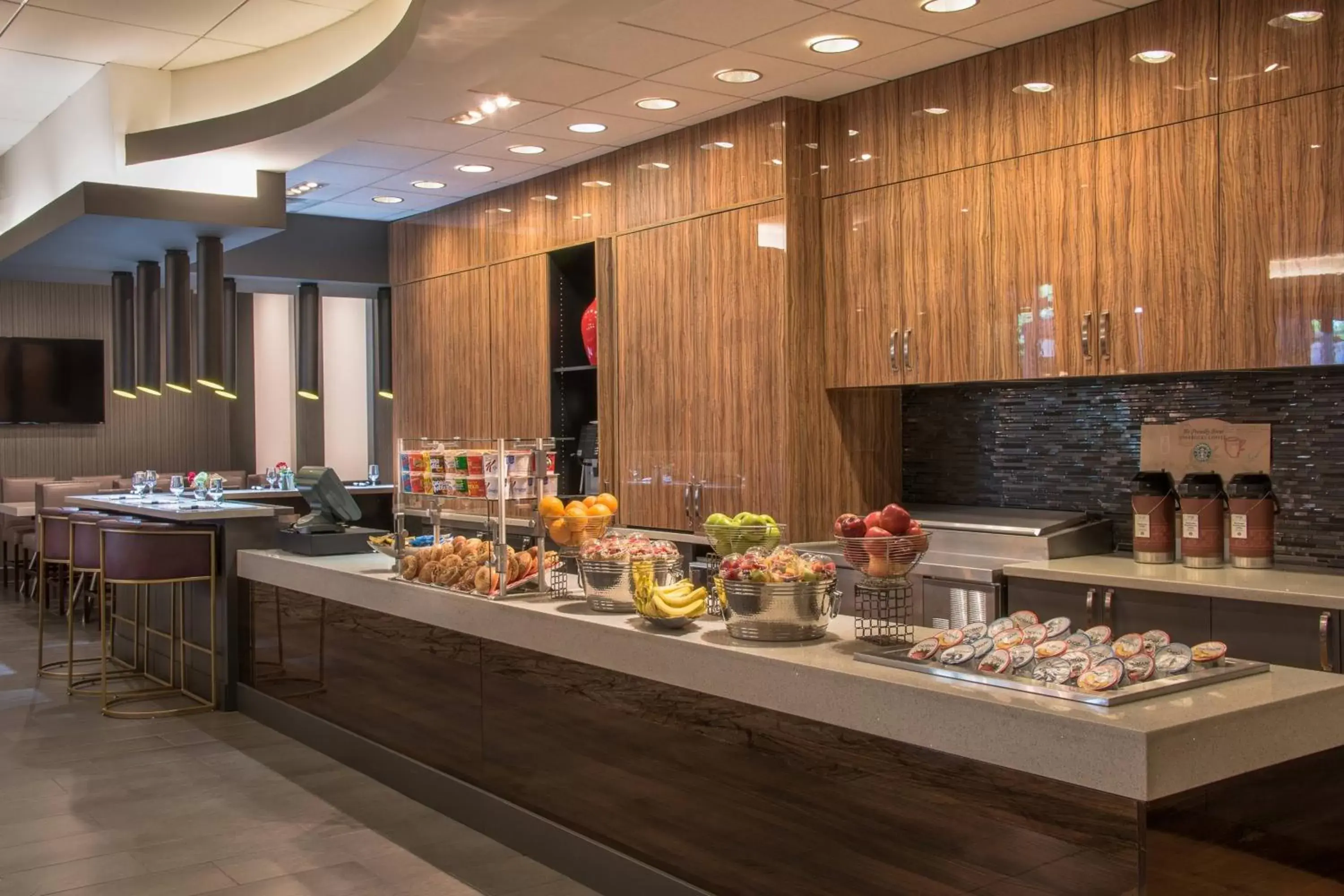 Breakfast, Restaurant/Places to Eat in Courtyard by Marriott Bethesda Chevy Chase
