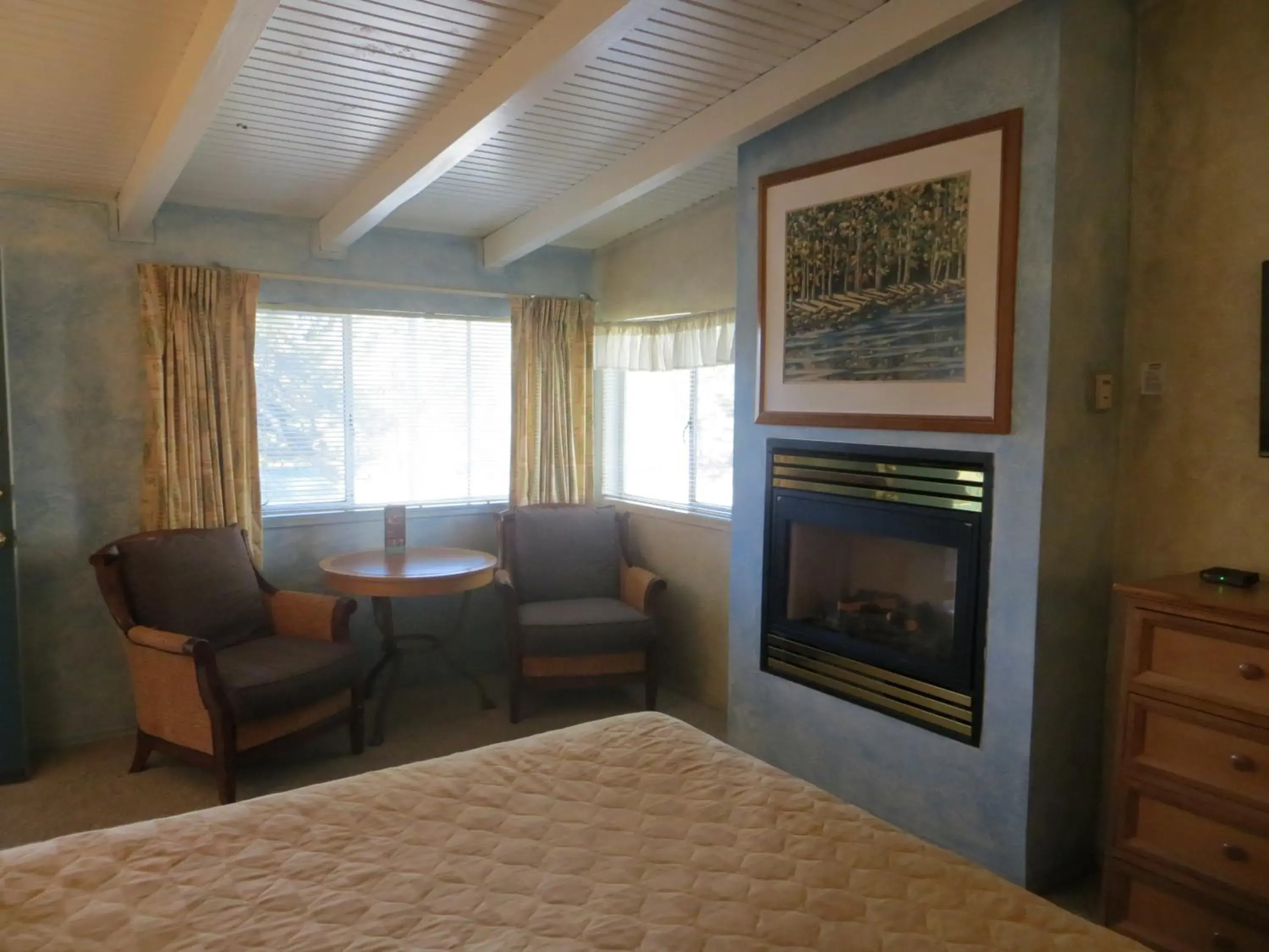 Decorative detail, Seating Area in Cedar Inn & Suites