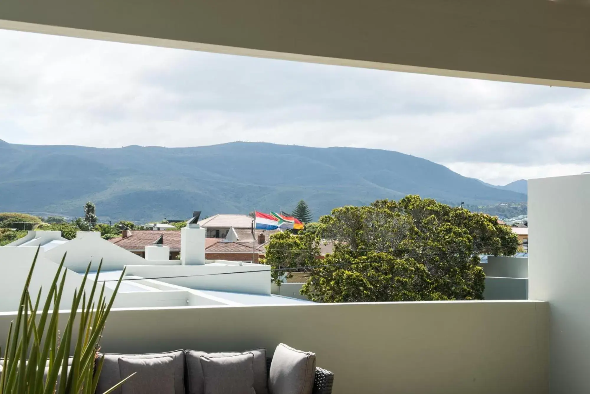 View (from property/room), Mountain View in Schulphoek Seafront House