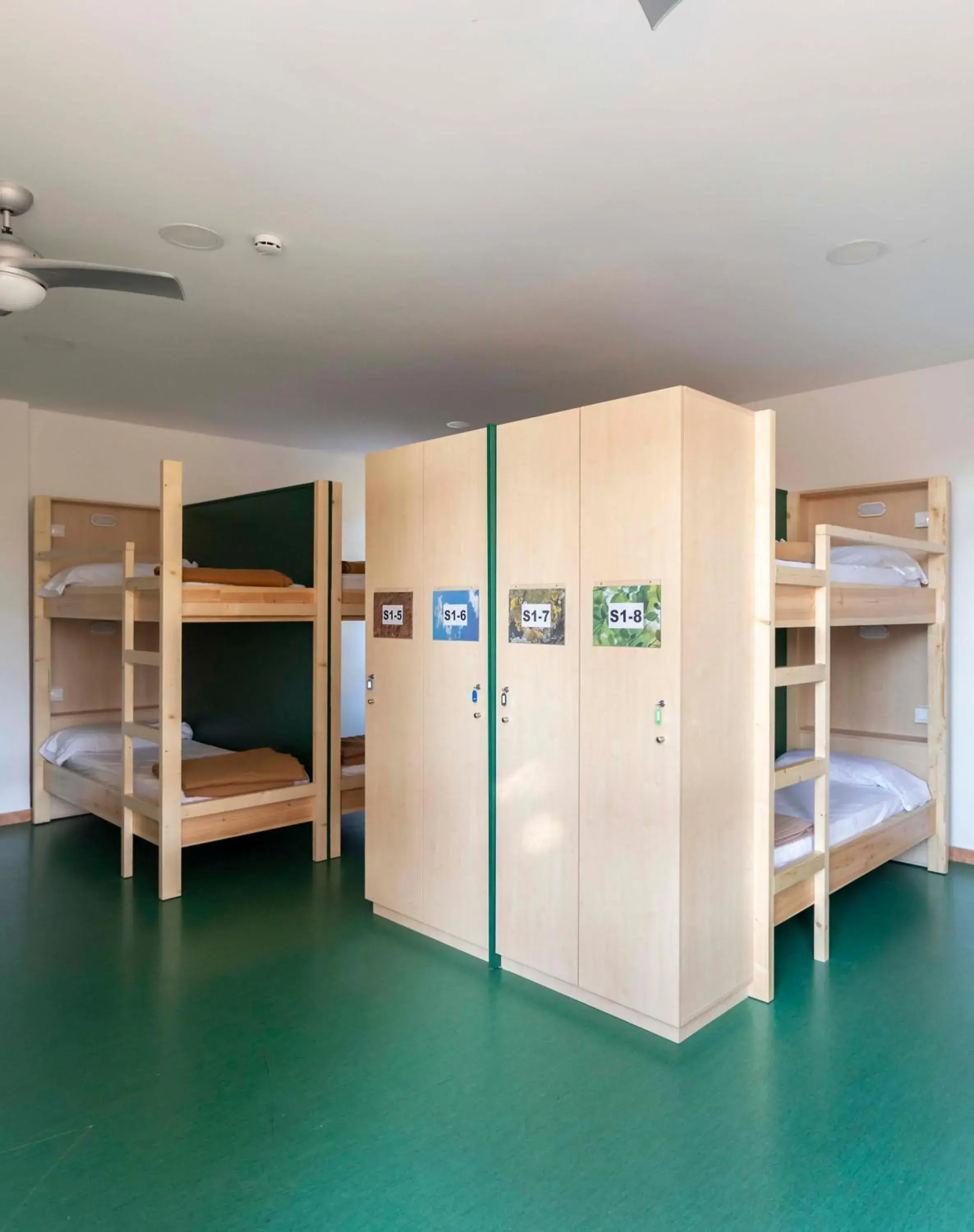 Bunk Bed in Inout