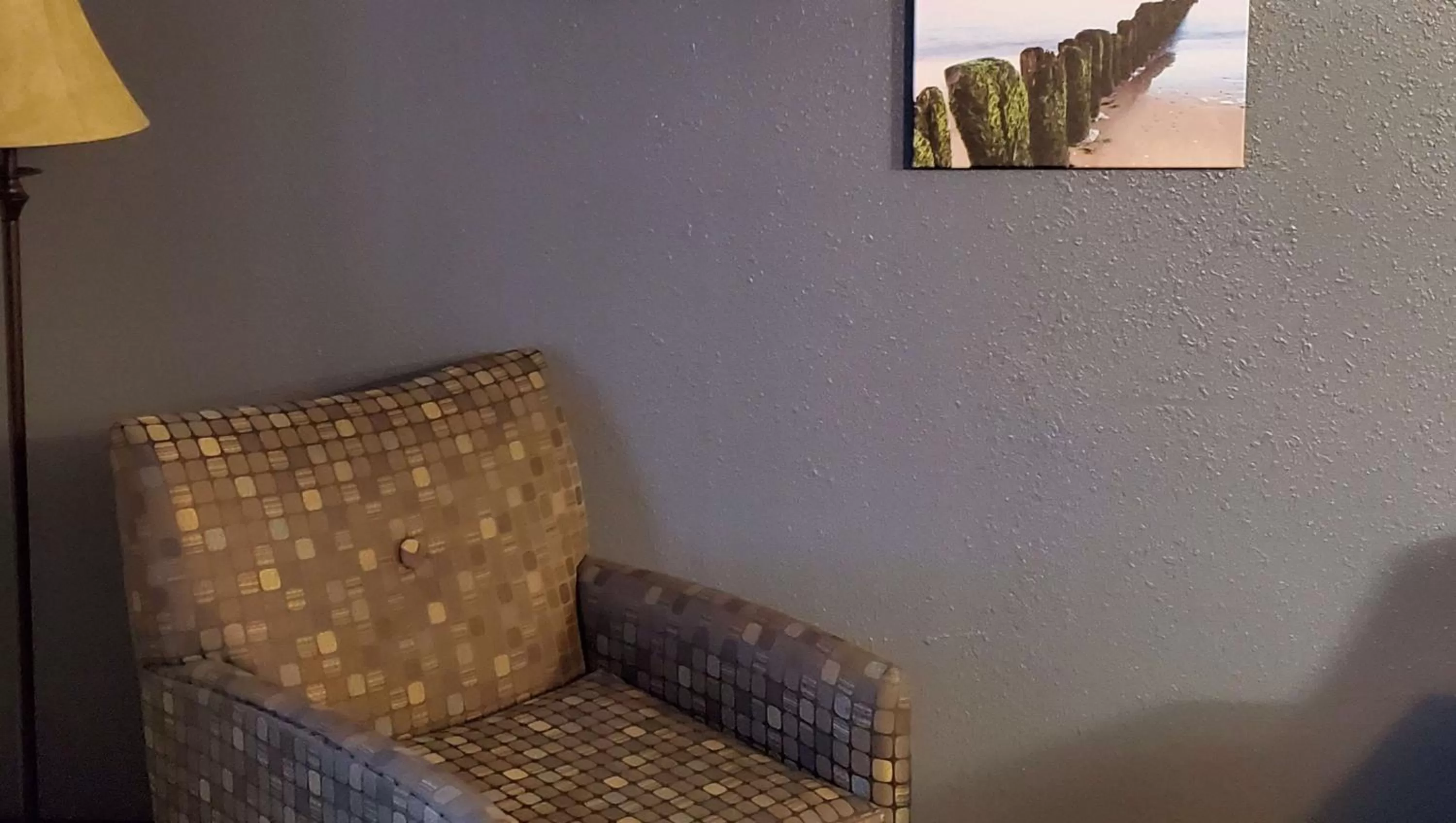 Photo of the whole room in Jasper Ridge Inn Ishpeming