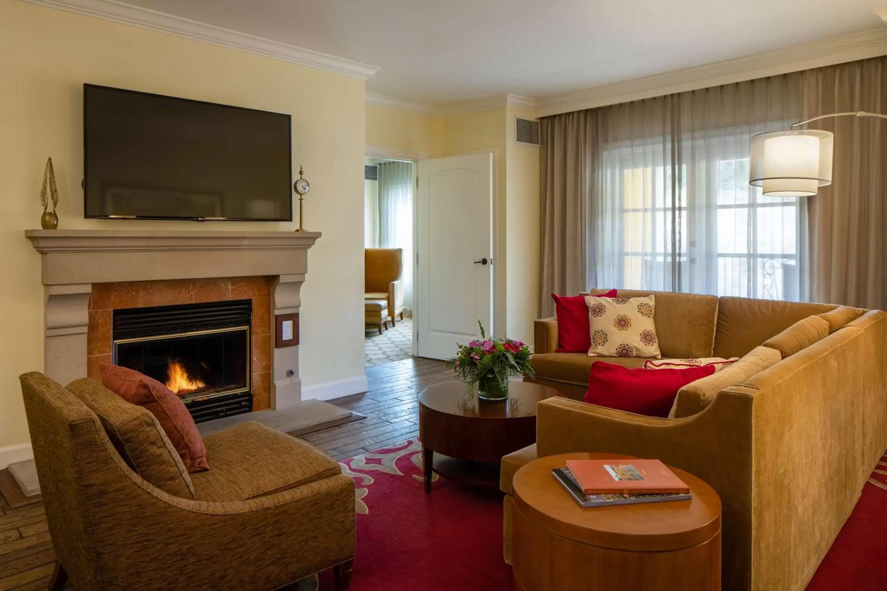 Living room, Seating Area in The Meritage Resort and Spa