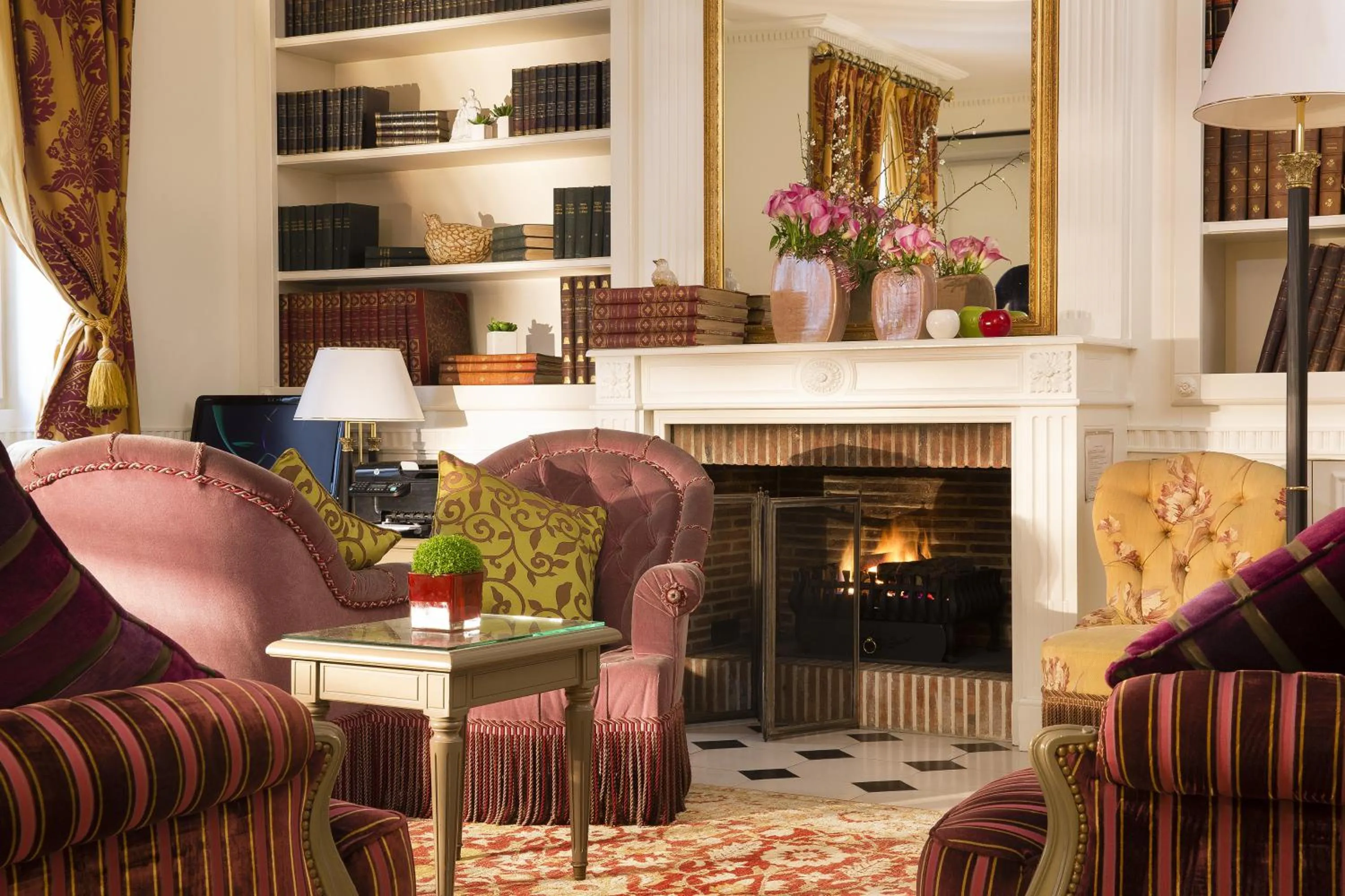 Communal lounge/ TV room in Arioso