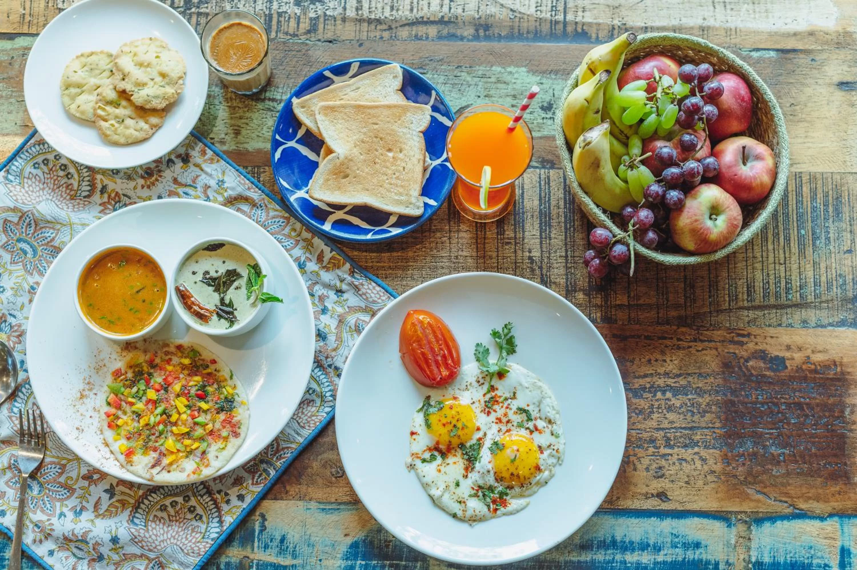 Breakfast, Lunch and Dinner in Bougainvilla Apartment