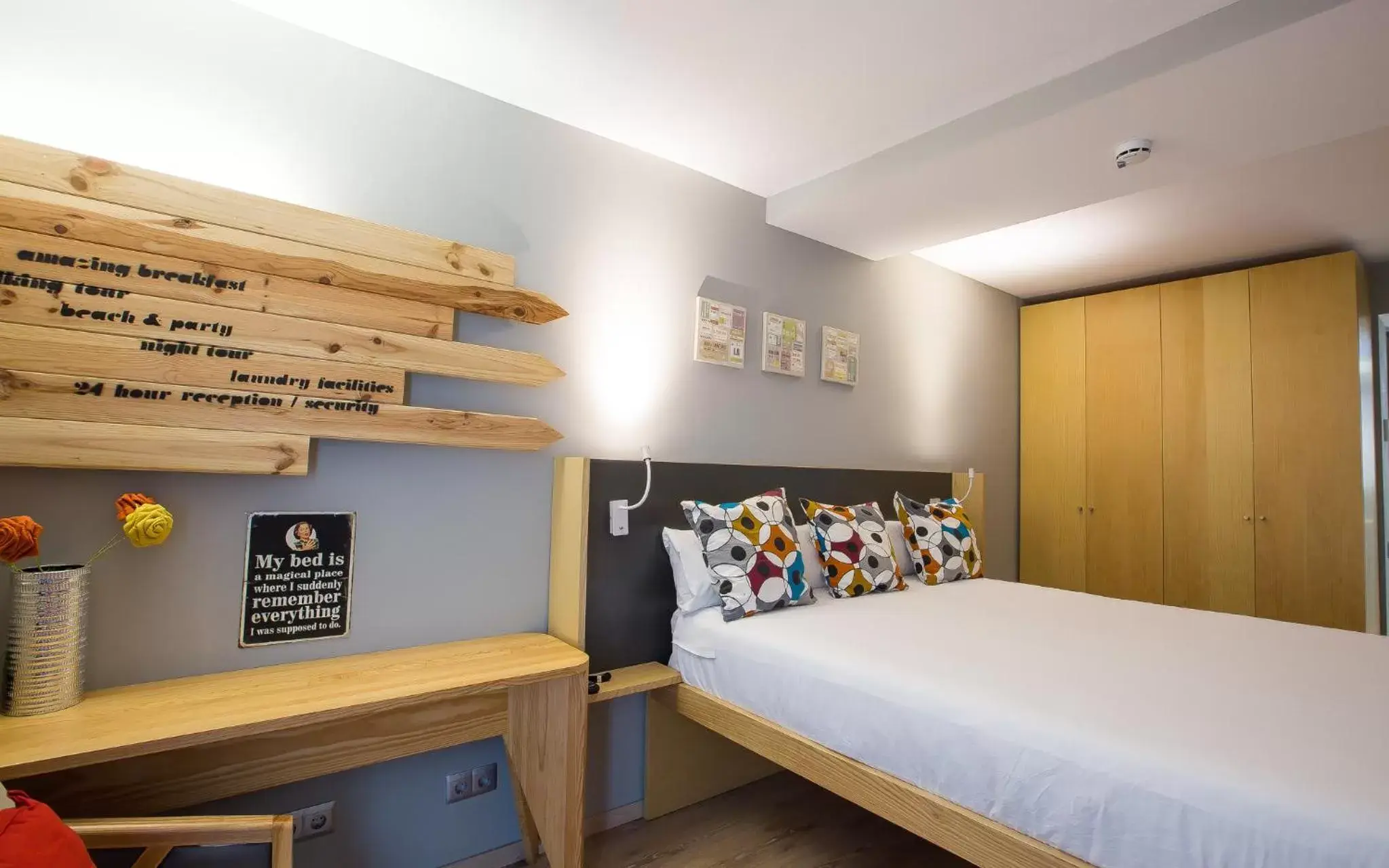Area and facilities, Bed in Yeah Barcelona Hostel