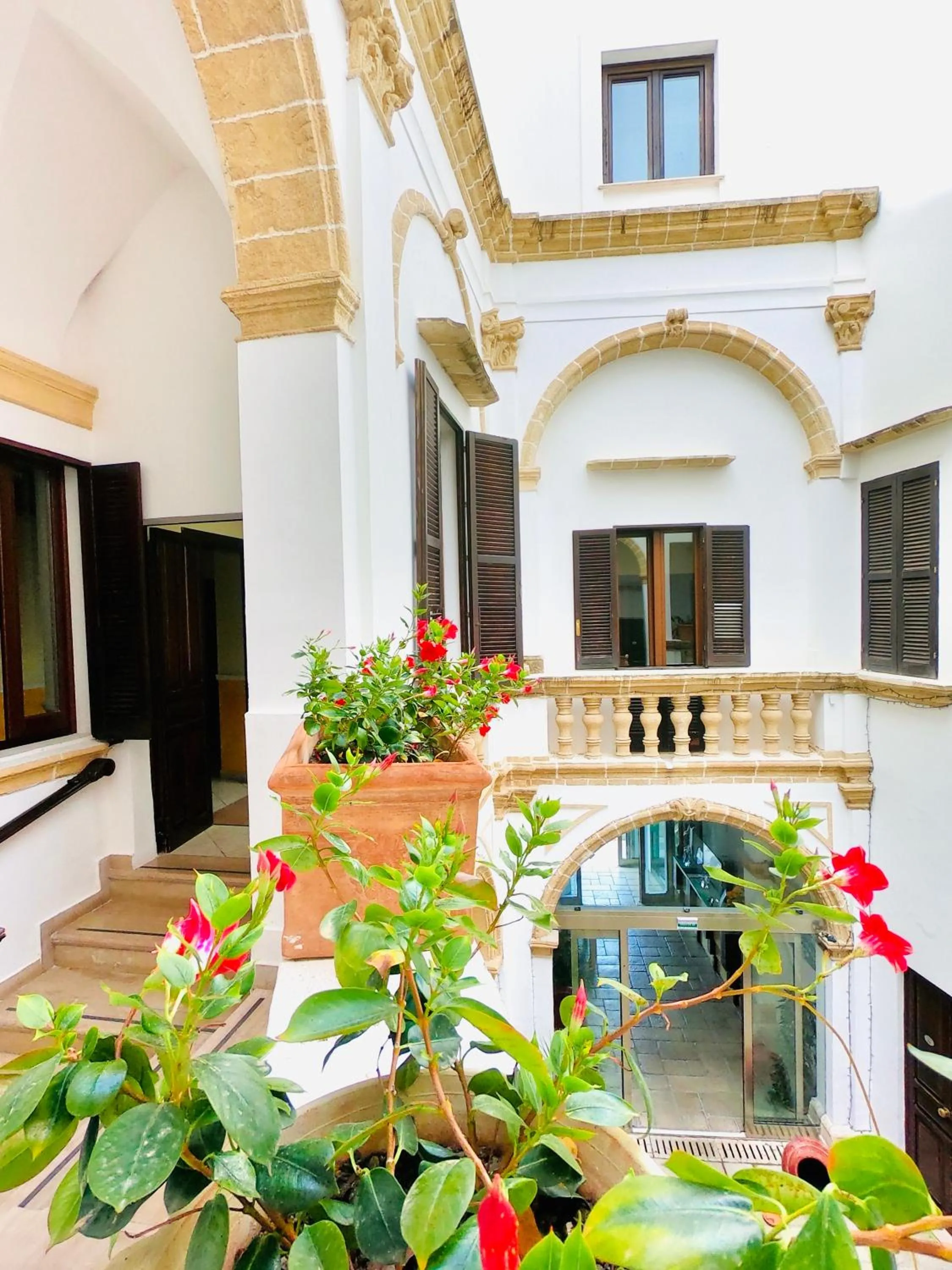 Patio in Al Pescatore Hotel & Restaurant