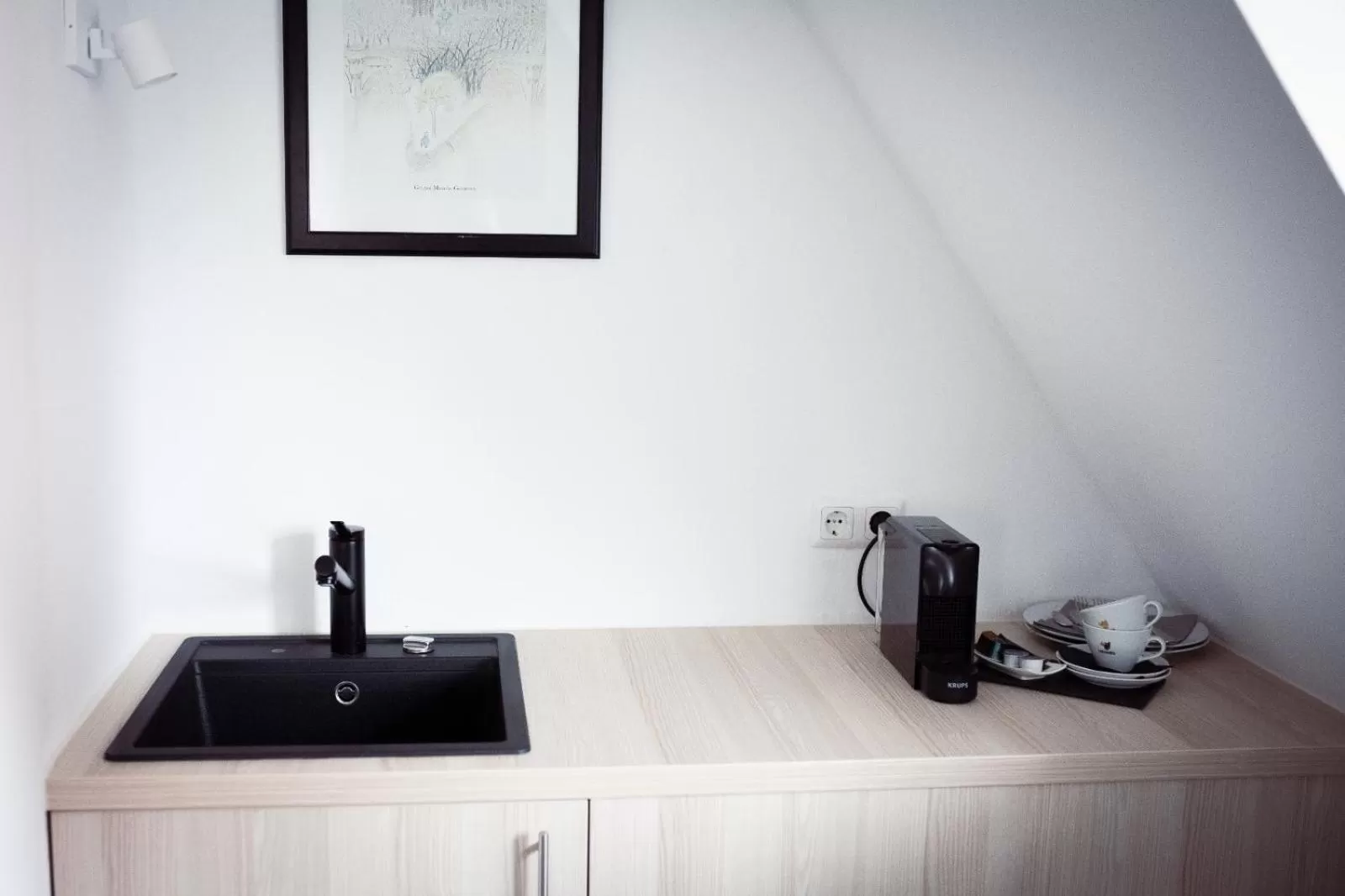 Coffee/tea facilities in Magni Boutique Hotel