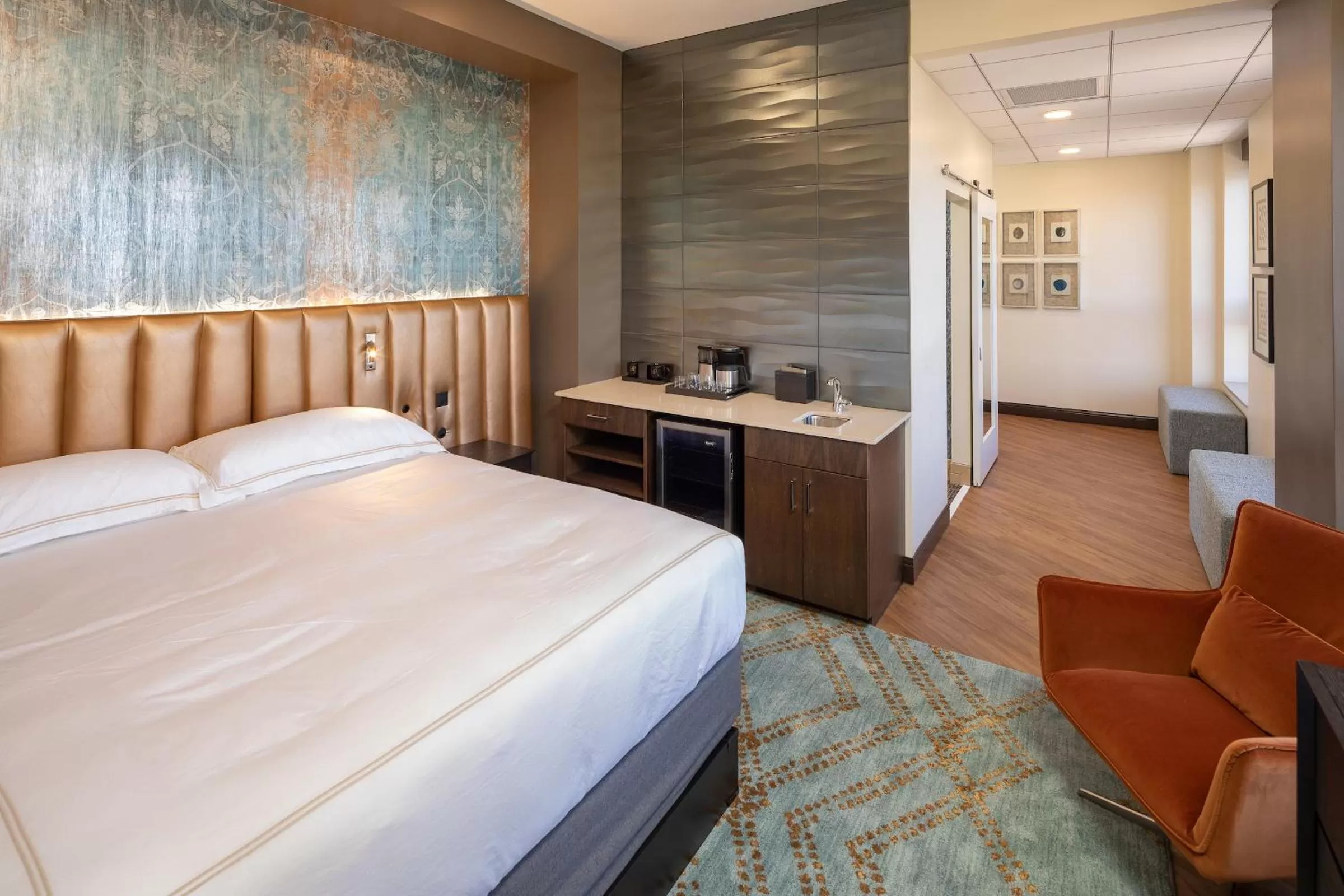 Bedroom, Bed in Hotel On Phillips