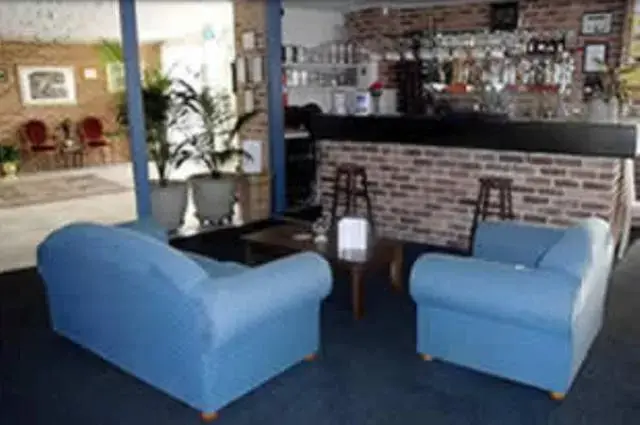 Lounge or bar in Lake Haven Motor Inn Lounge or bar in Lake Haven Motor Inn