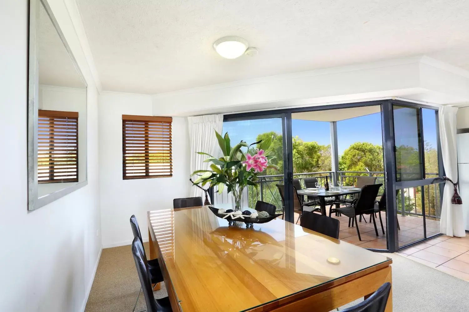 Kitchen or kitchenette, Dining Area in Portobello By The Sea