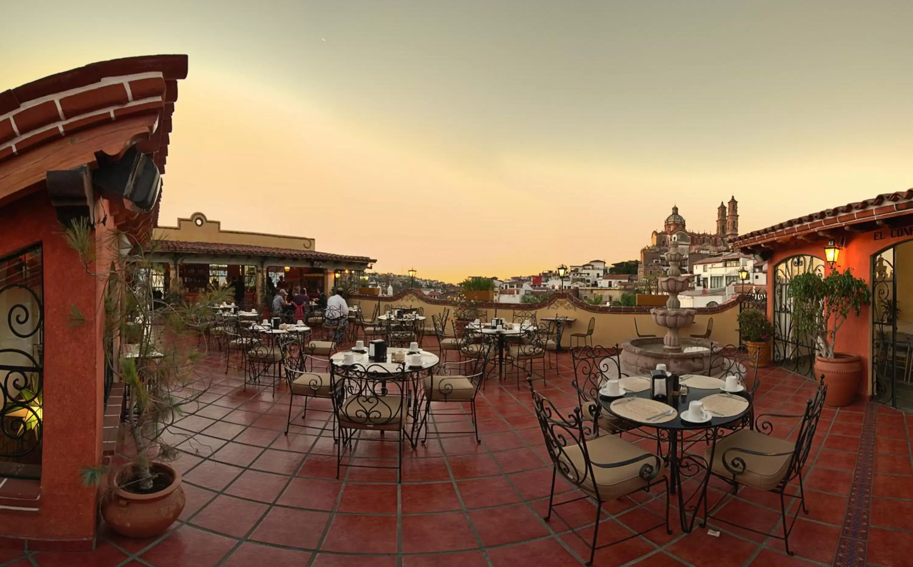 Restaurant/Places to Eat in Hotel Posada San Javier
