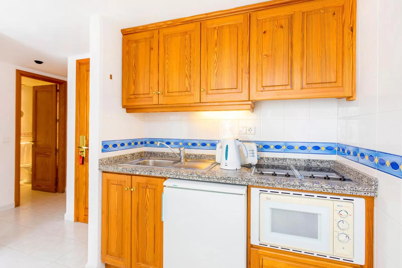 Kitchen or kitchenette in Aparthotel Duquesa Playa