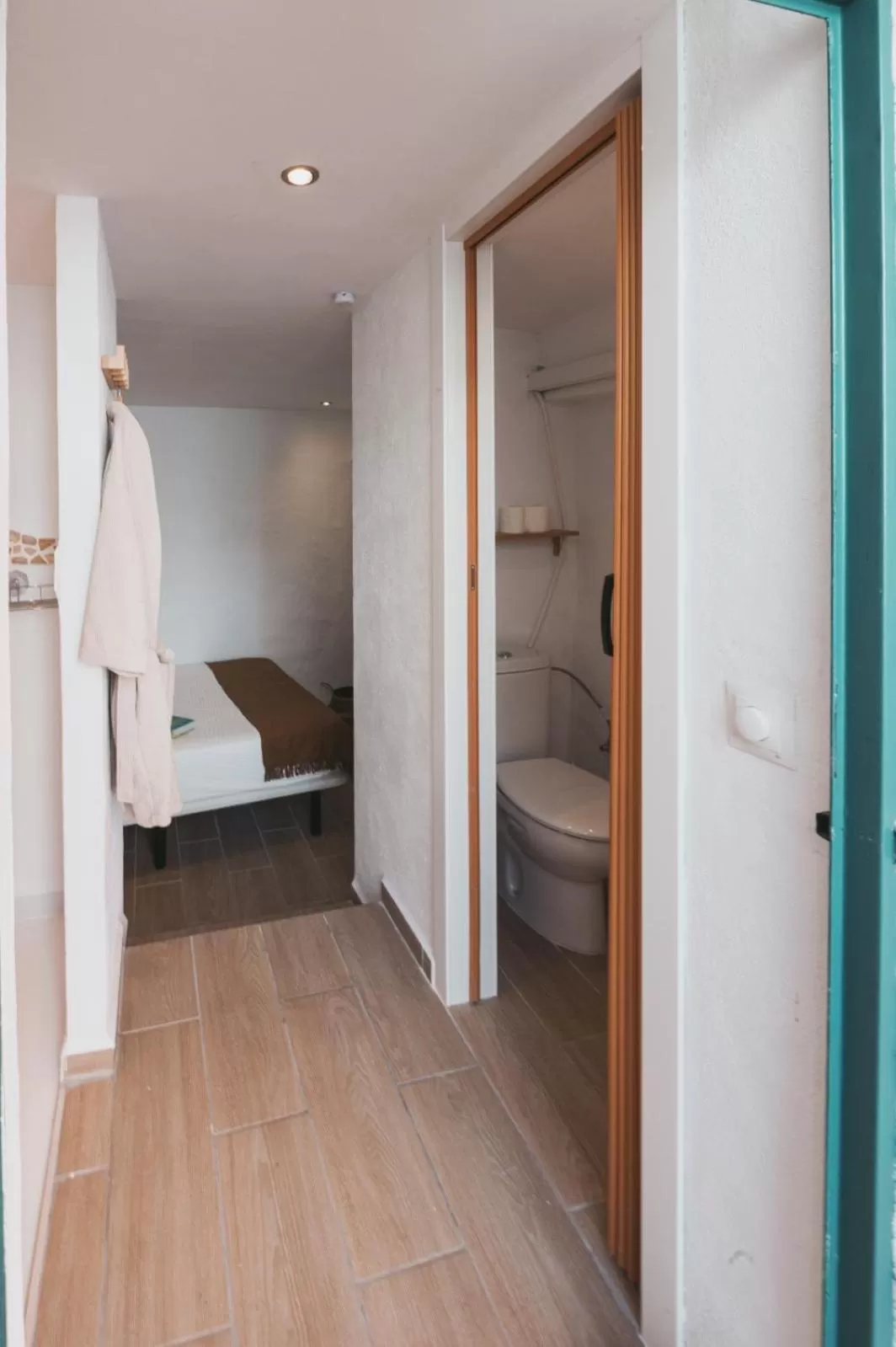 Bathroom, Bed in Encanto Guesthouse