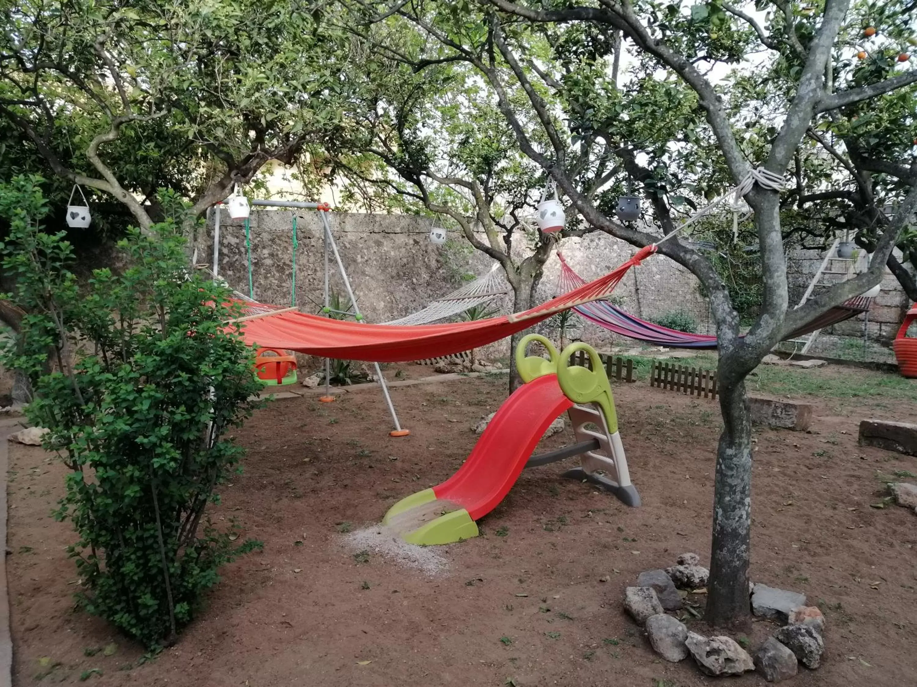 Children's Play Area in Sud Est Bed And Breakfast Salento
