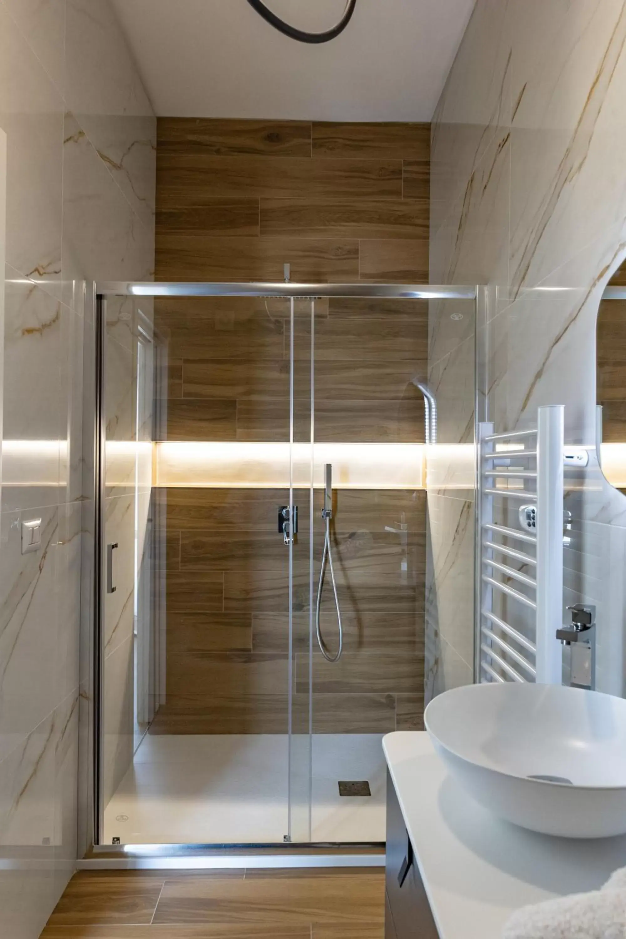 Shower, Bathroom in Cas’ A Mare - Beachfront Luxury Suites