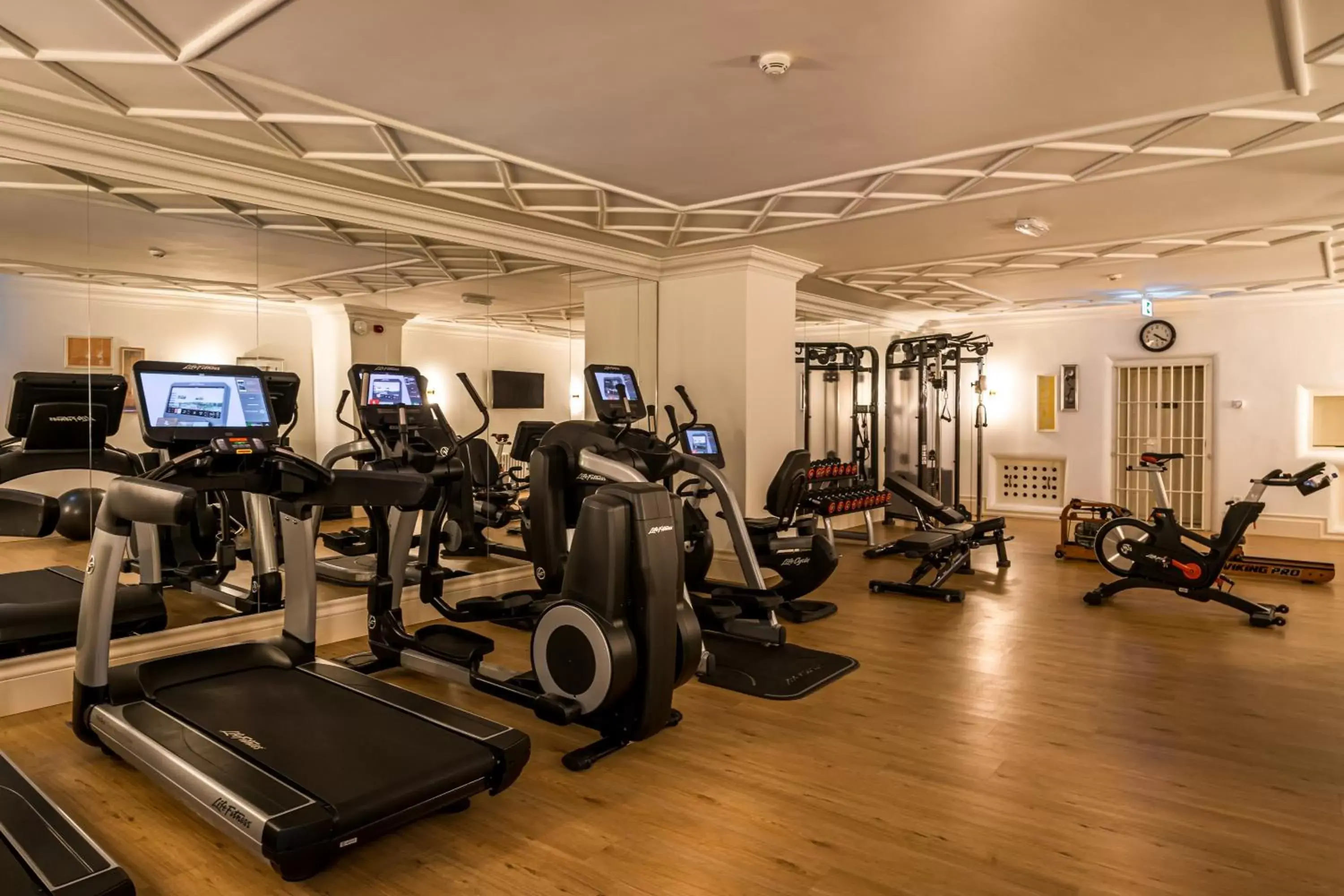 Fitness centre/facilities in Hotel Capital Fitness centre/facilities in Hotel Capital