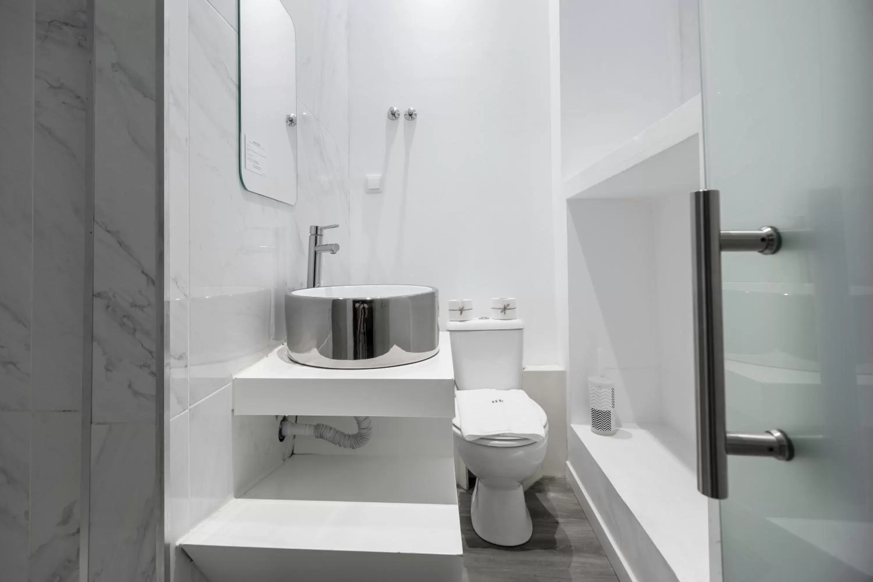 Toilet, Bathroom in The Hygge Lisbon Suites - Estrela