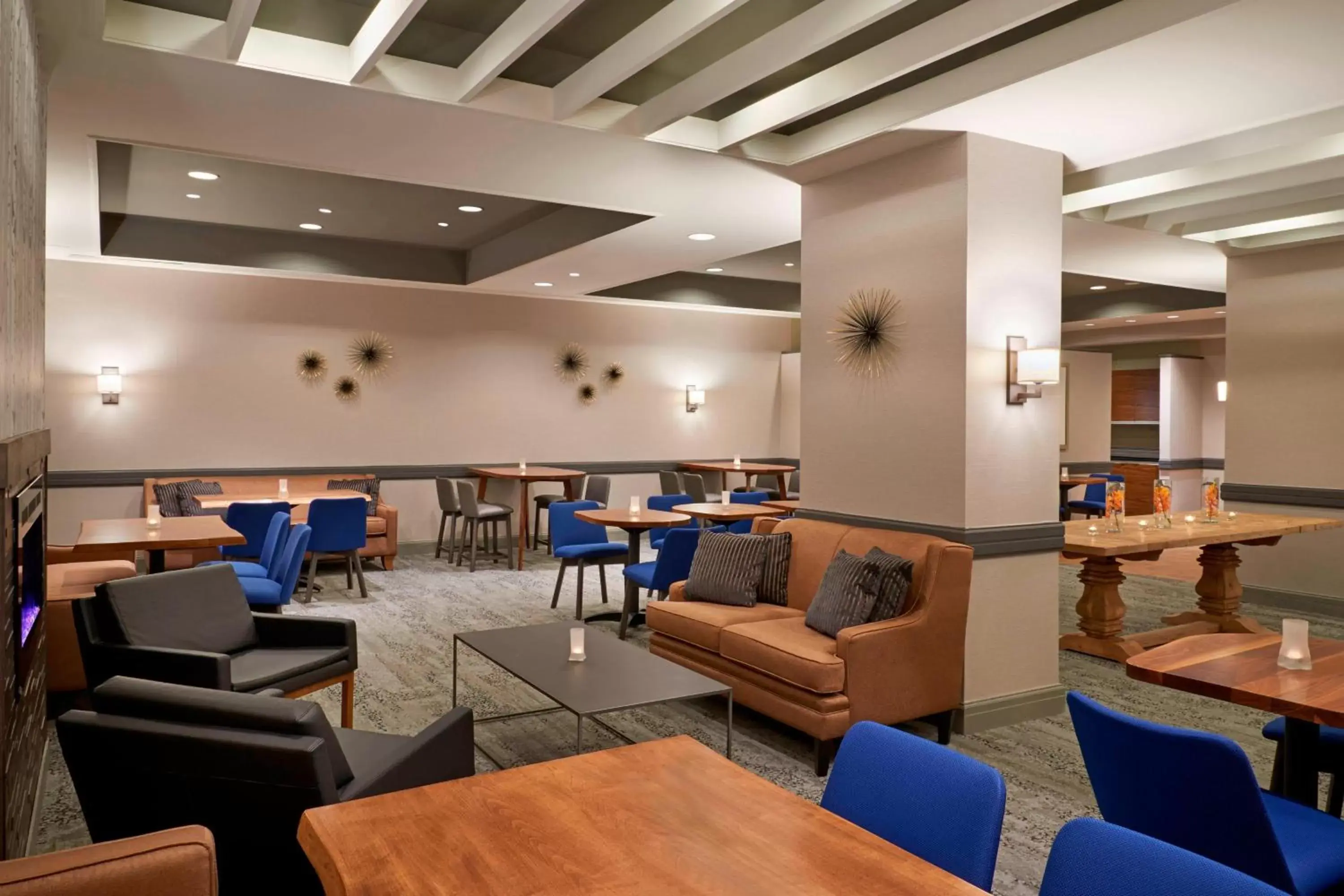 Restaurant/places to eat, Lounge/Bar in Courtyard by Marriott Toronto Downtown