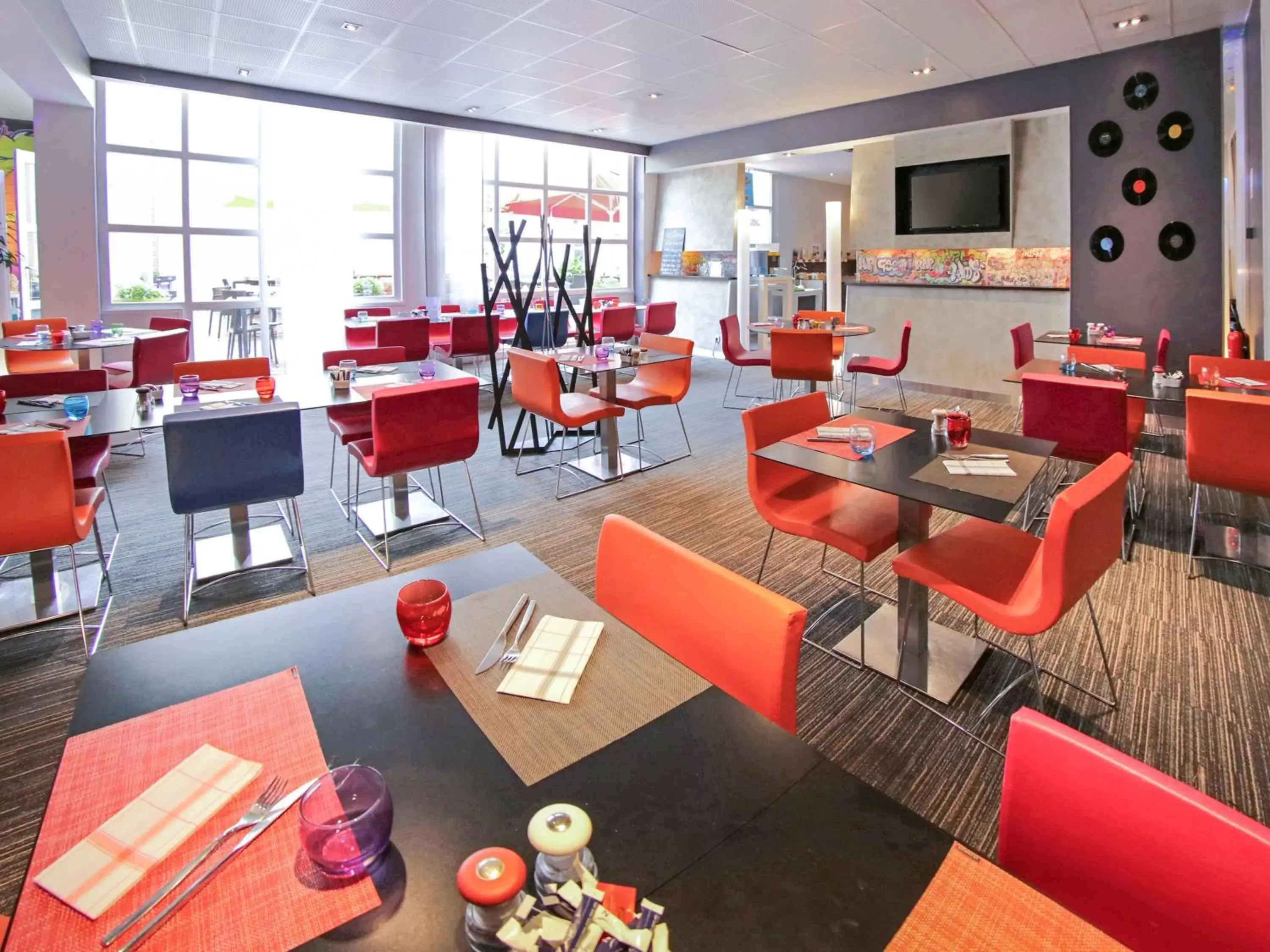 Property building, Restaurant/Places to Eat in Novotel Lille Centre Grand Place