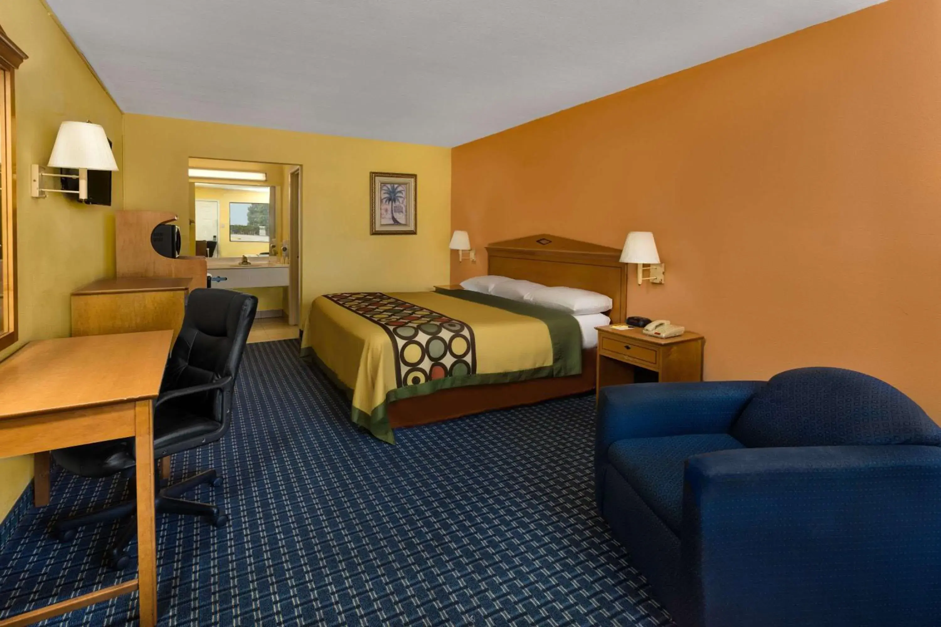 Photo of the whole room in Super 8 by Wyndham Breaux Bridge