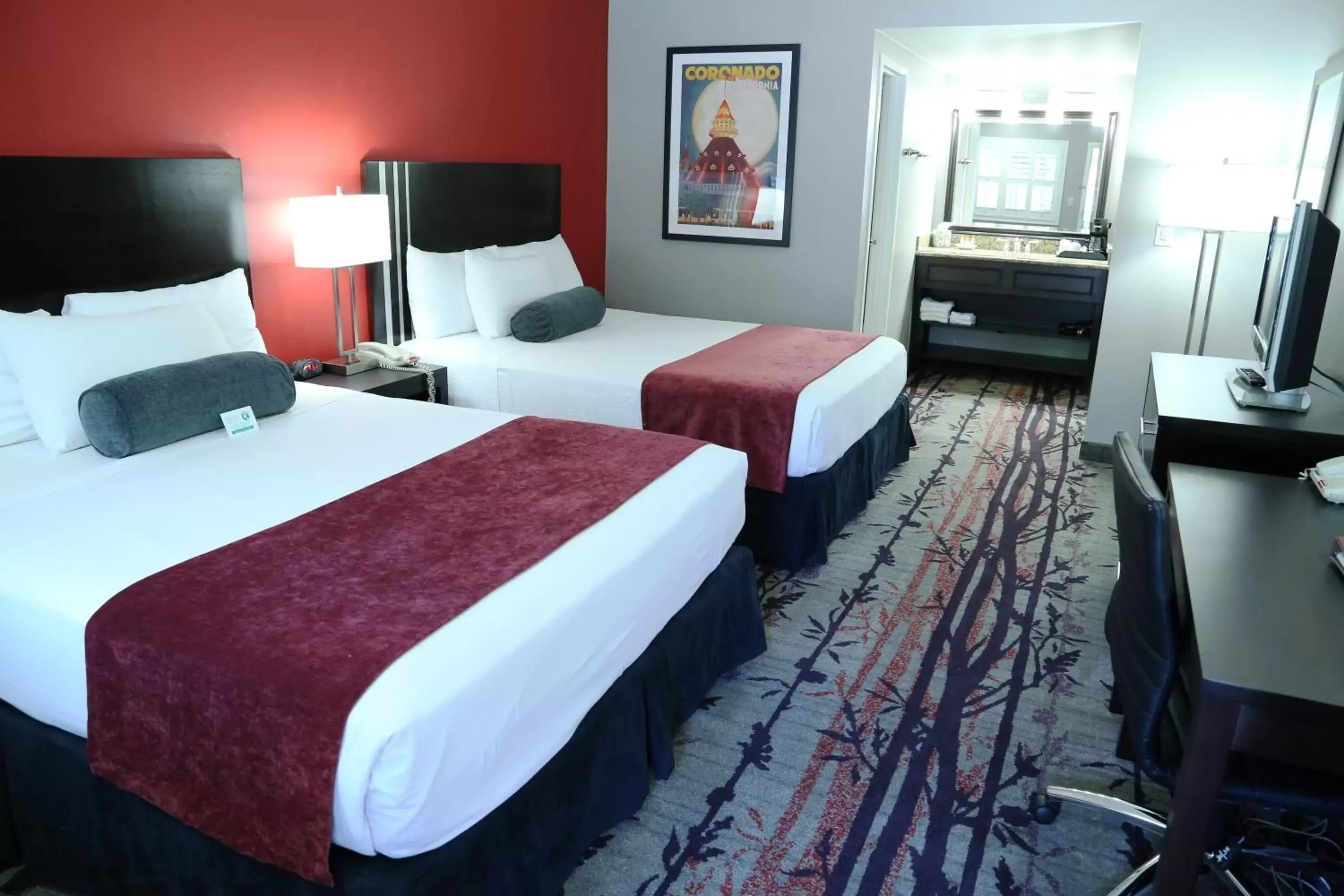 Photo of the whole room, Bed in Laguna Hills Lodge-Irvine Spectrum Photo of the whole room, Bed in Laguna Hills Lodge-Irvine Spectrum