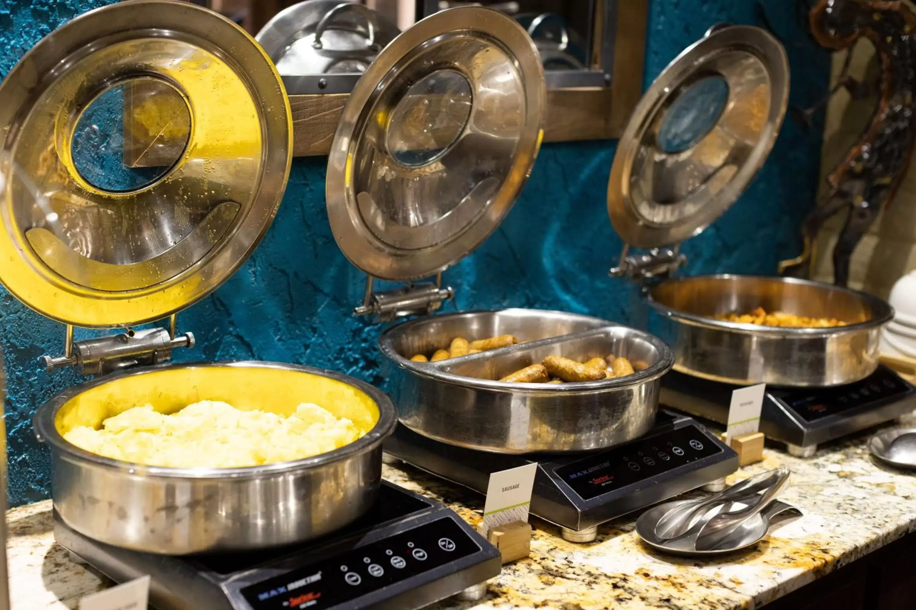 Breakfast, Food in DoubleTree Suites by Hilton Tucson-Williams Center