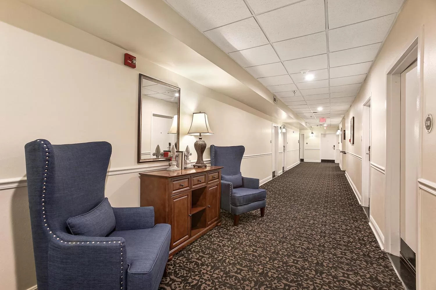 Property building in St Charles Inn, Superior Hotel