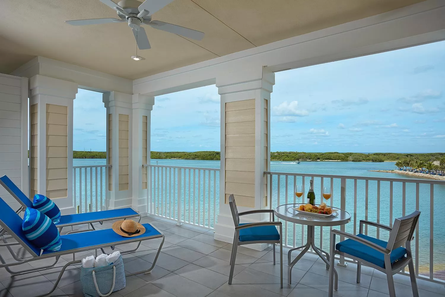 Balcony/Terrace in The Pointe Hotel