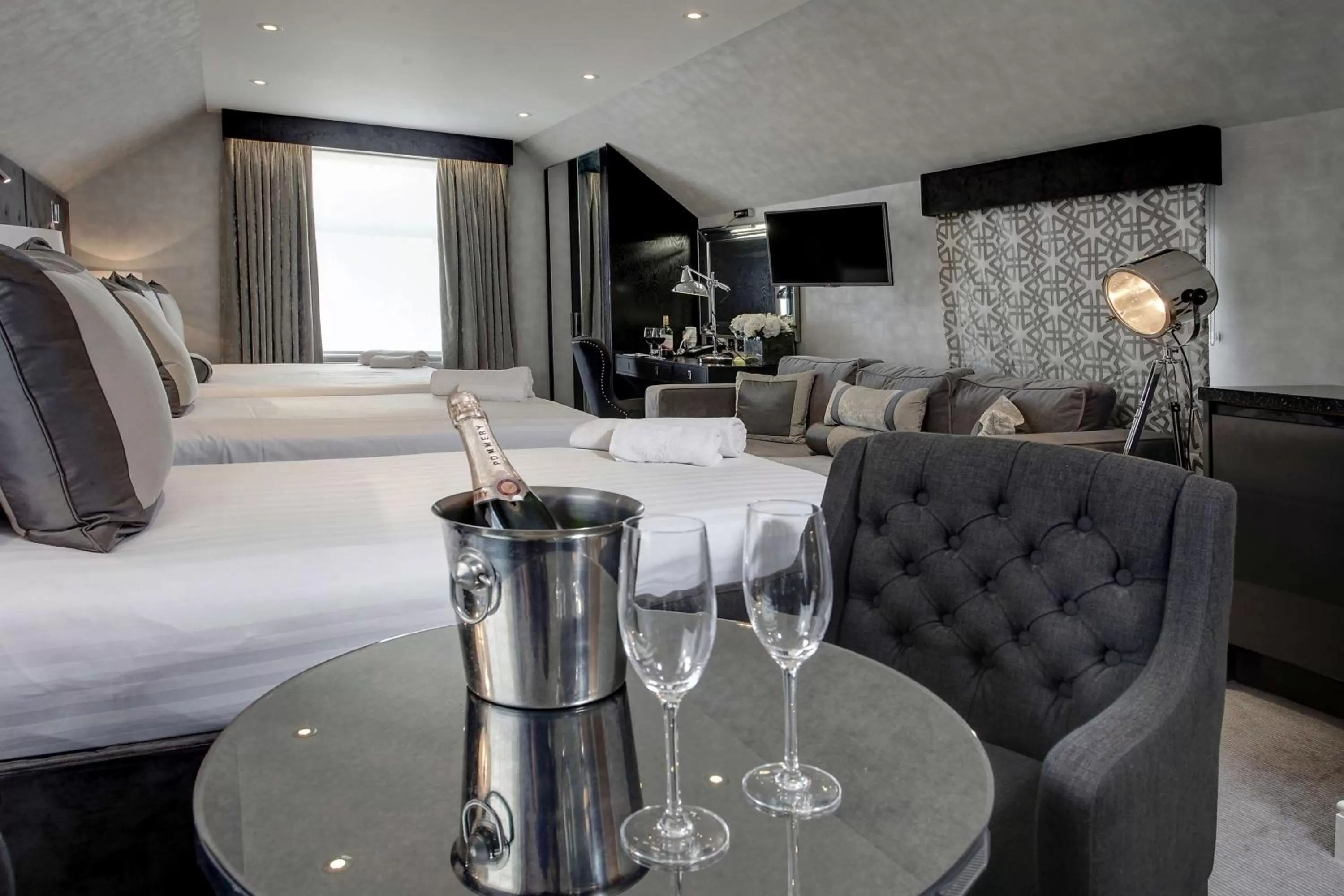 Photo of the whole room, Bed in Best Western Chiswick Palace & Suites London