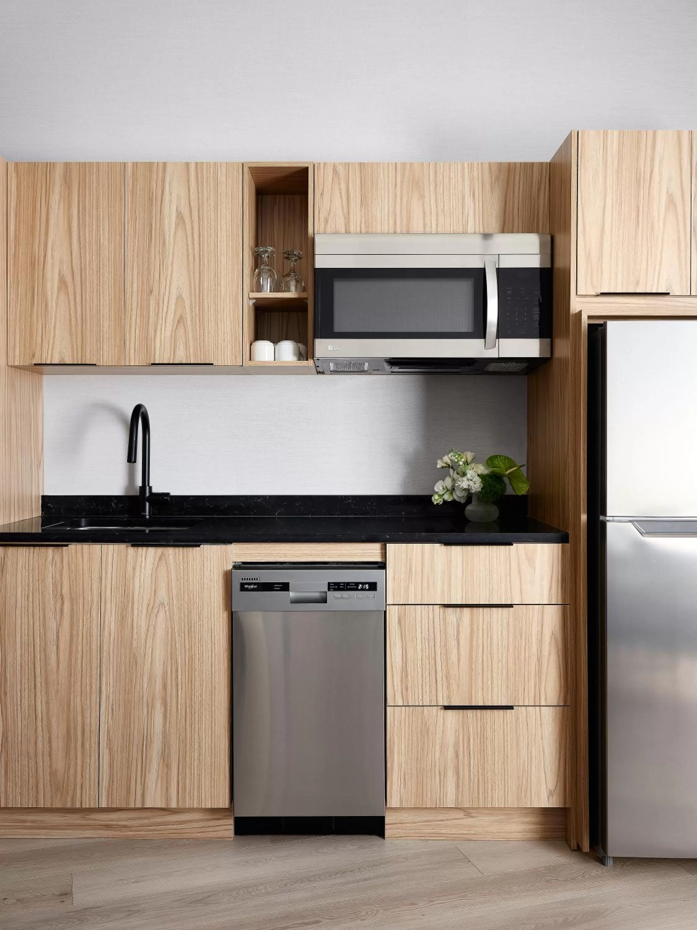 Kitchen or kitchenette in Hôtel MOCO Valleyfield