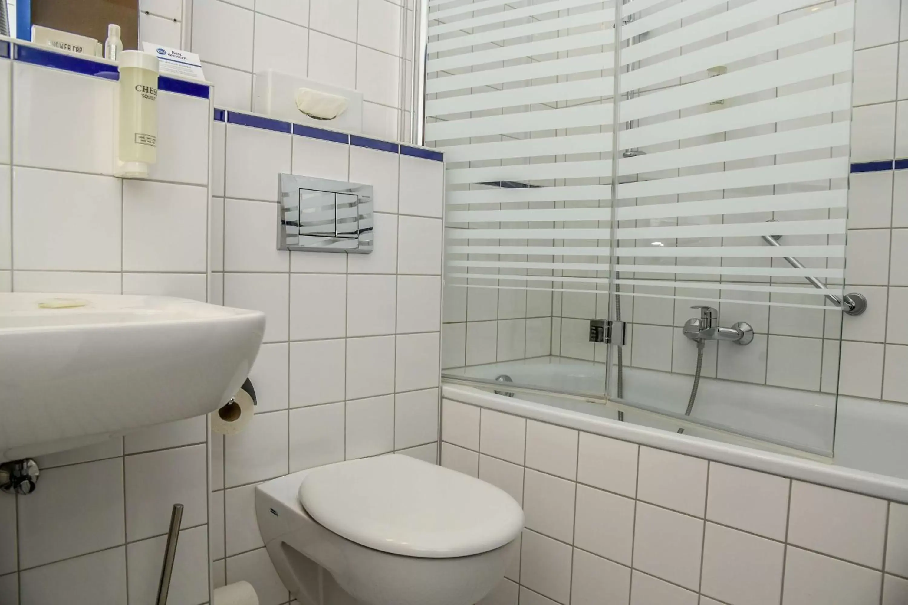 Shower, Bathroom in Best Western Comfort Business Hotel Düsseldorf-Neuss