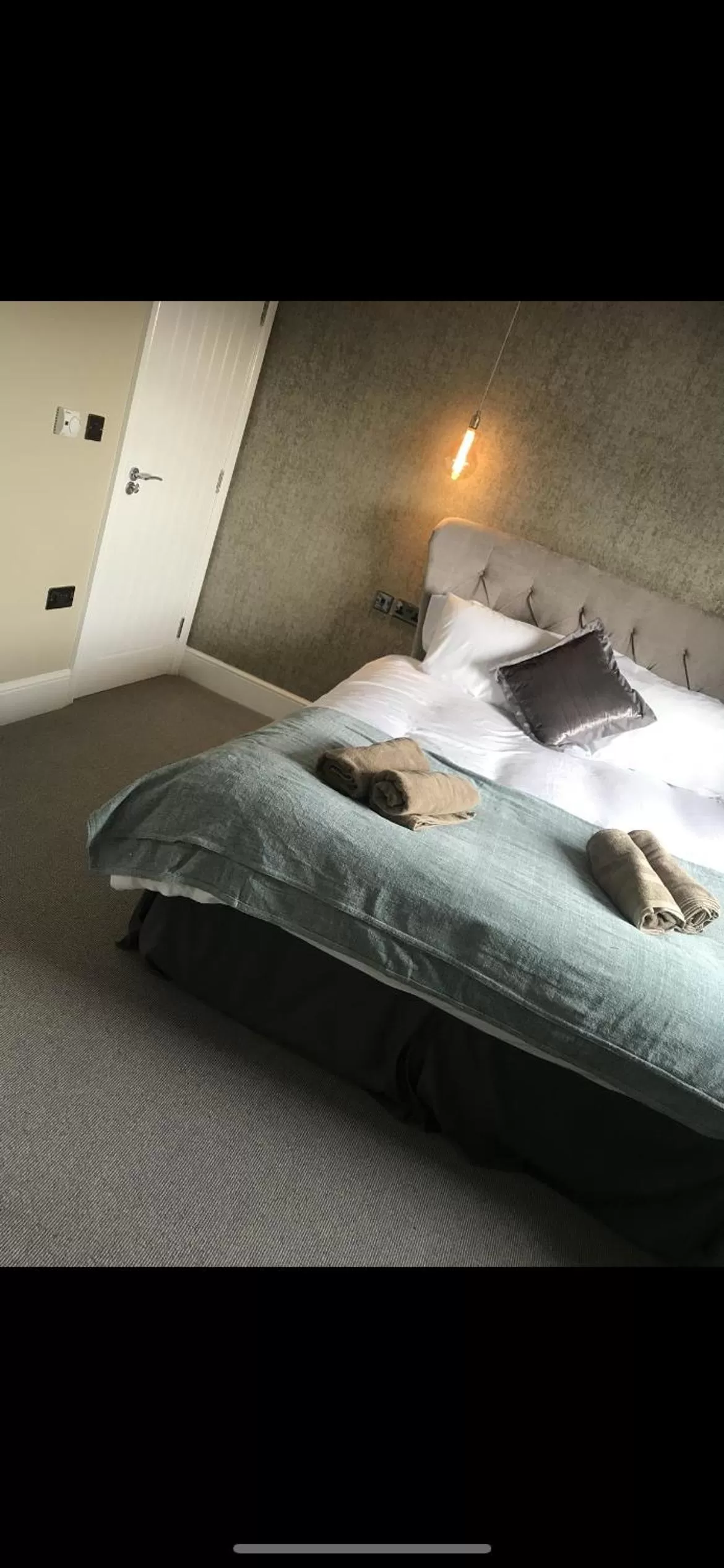 Bedroom, Bed in The Station Restaurant & Bar