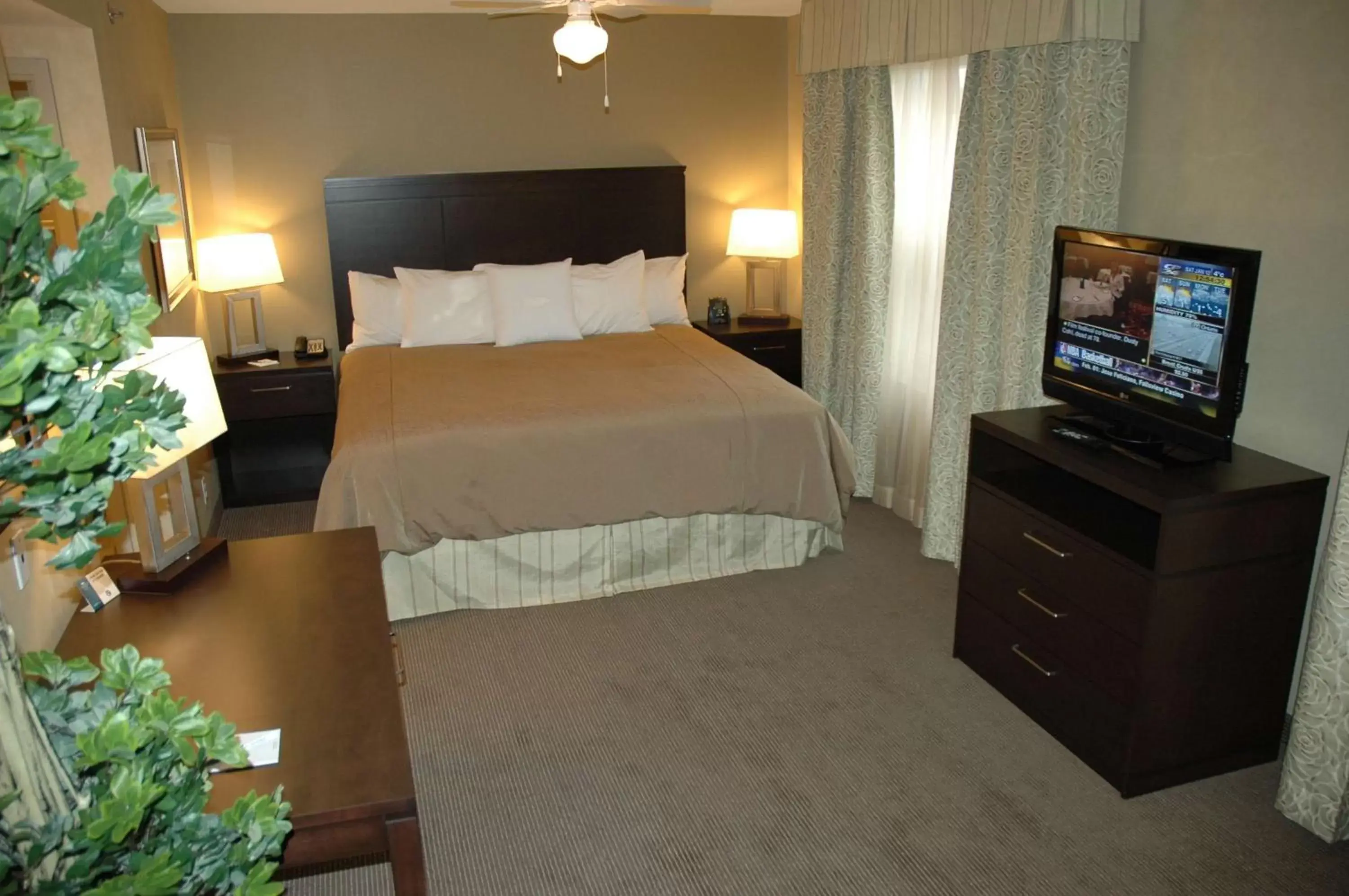 Bed in Homewood Suites by Hilton Toronto-Markham