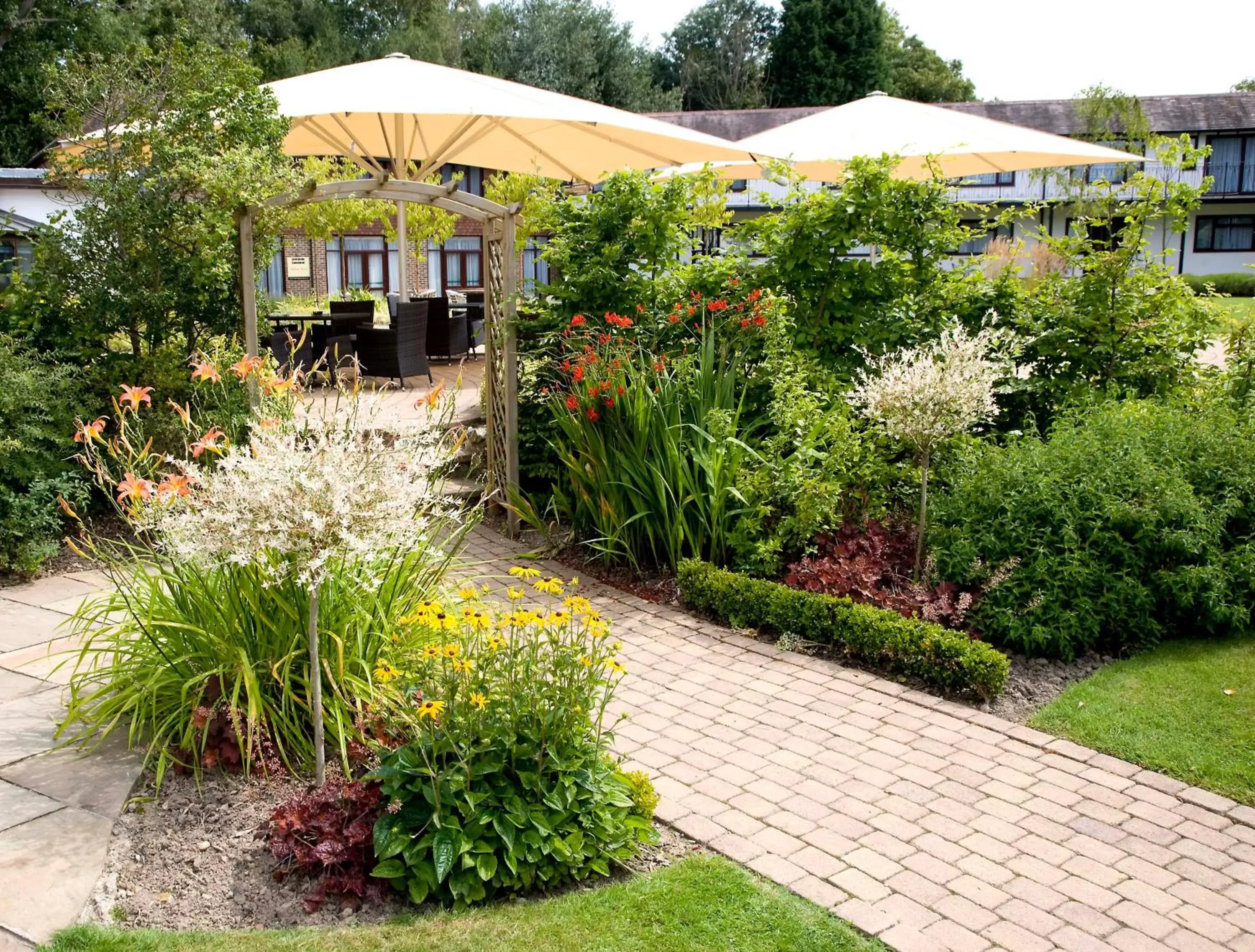 Garden in Crowne Plaza Felbridge - Gatwick, an IHG Hotel