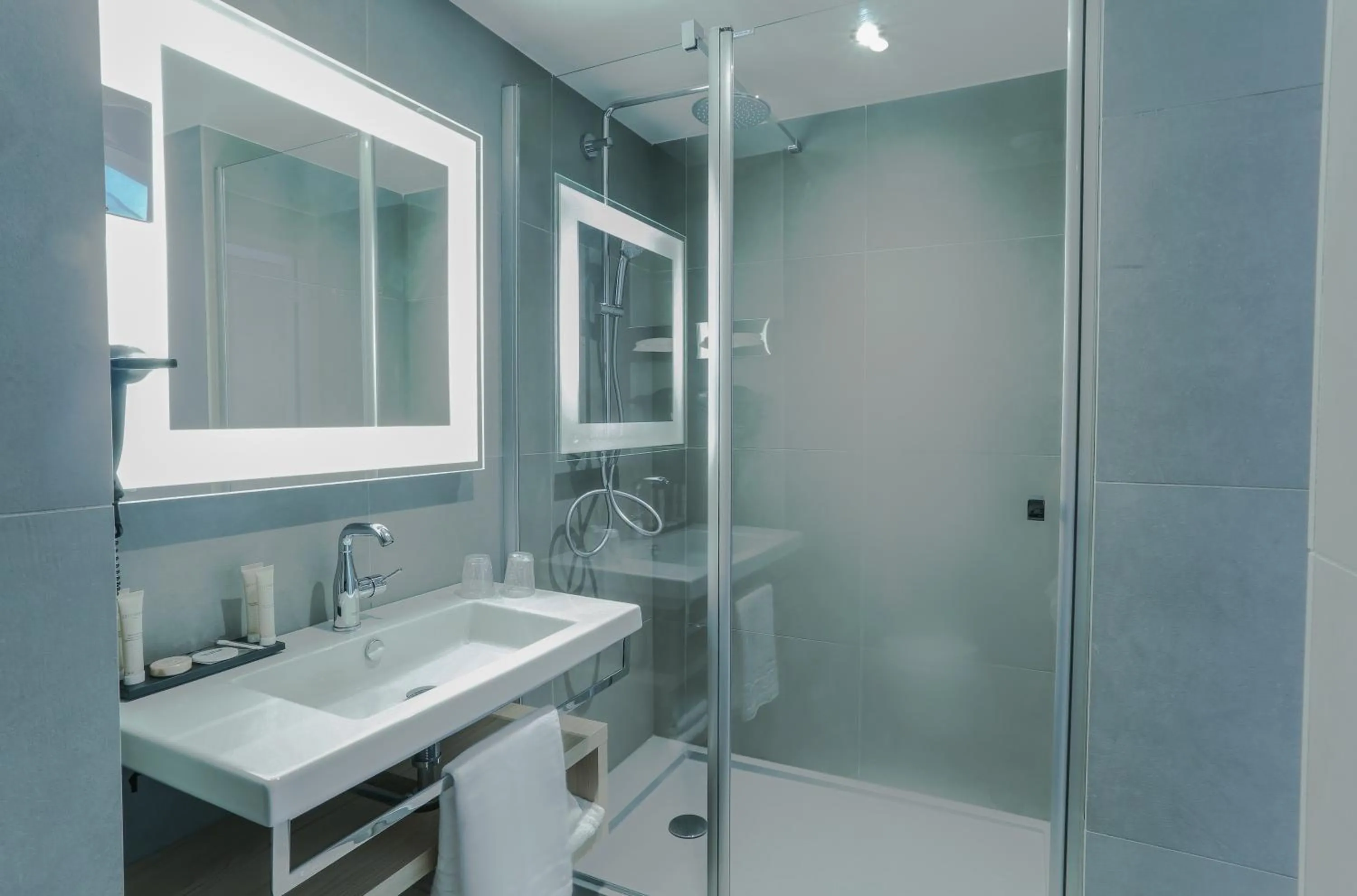 Bathroom in Arena Hotel La Defense