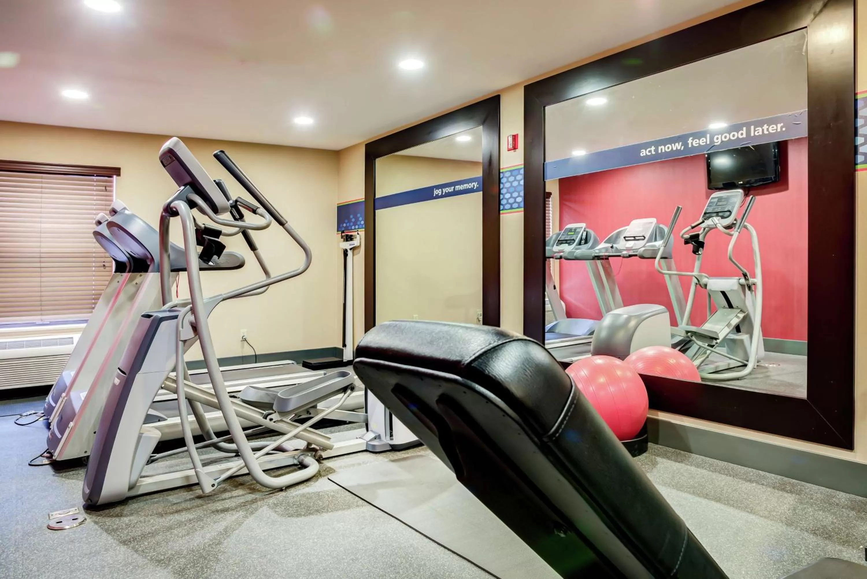 Fitness centre/facilities in Hampton Inn St. Joseph