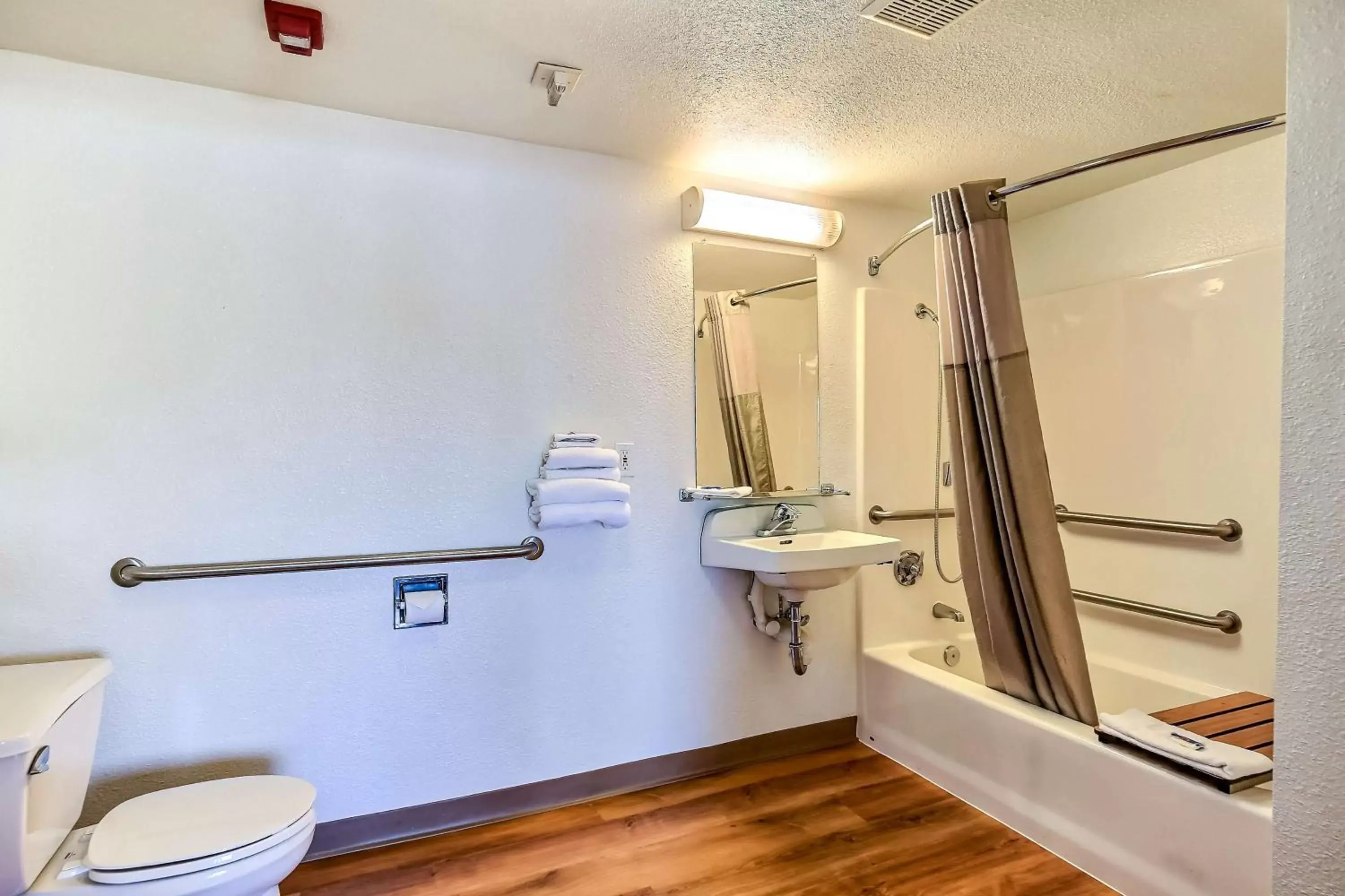 Bathroom in Motel 6-Oakland, CA - Embarcadero