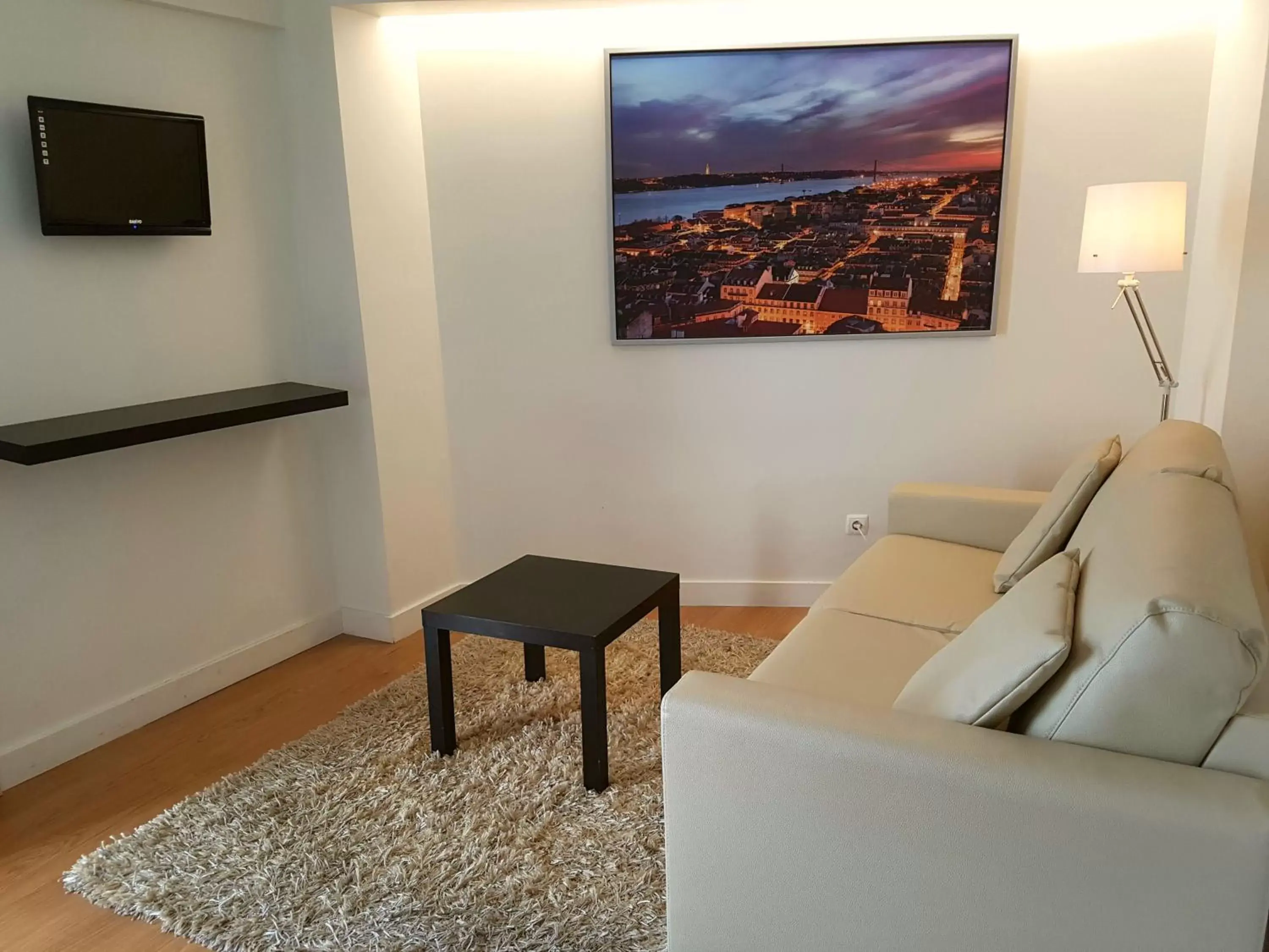 Living room, TV/Entertainment Center in Lisbon City Hotel by City Hotels
