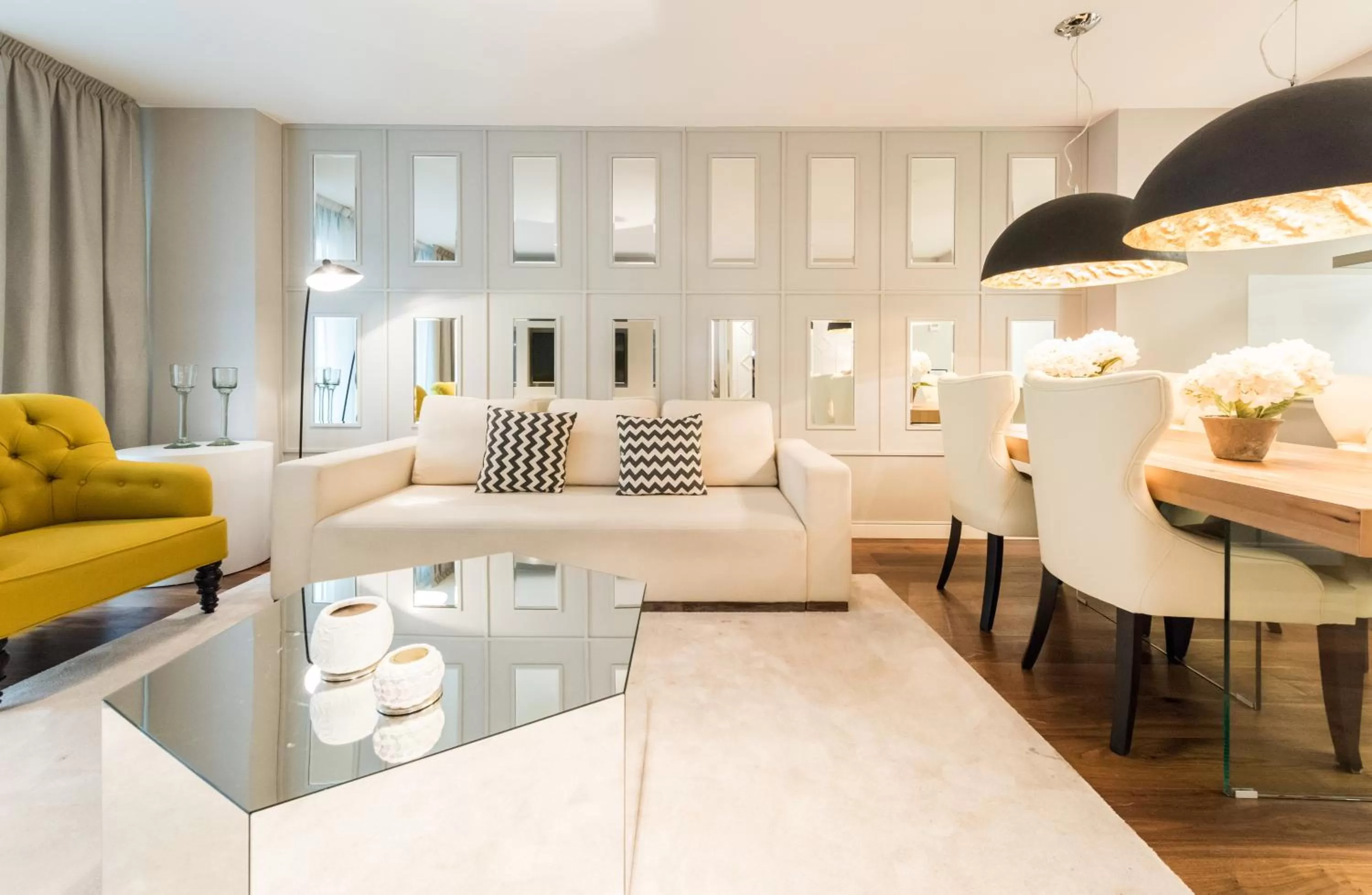 Living room in Gran View Apartments