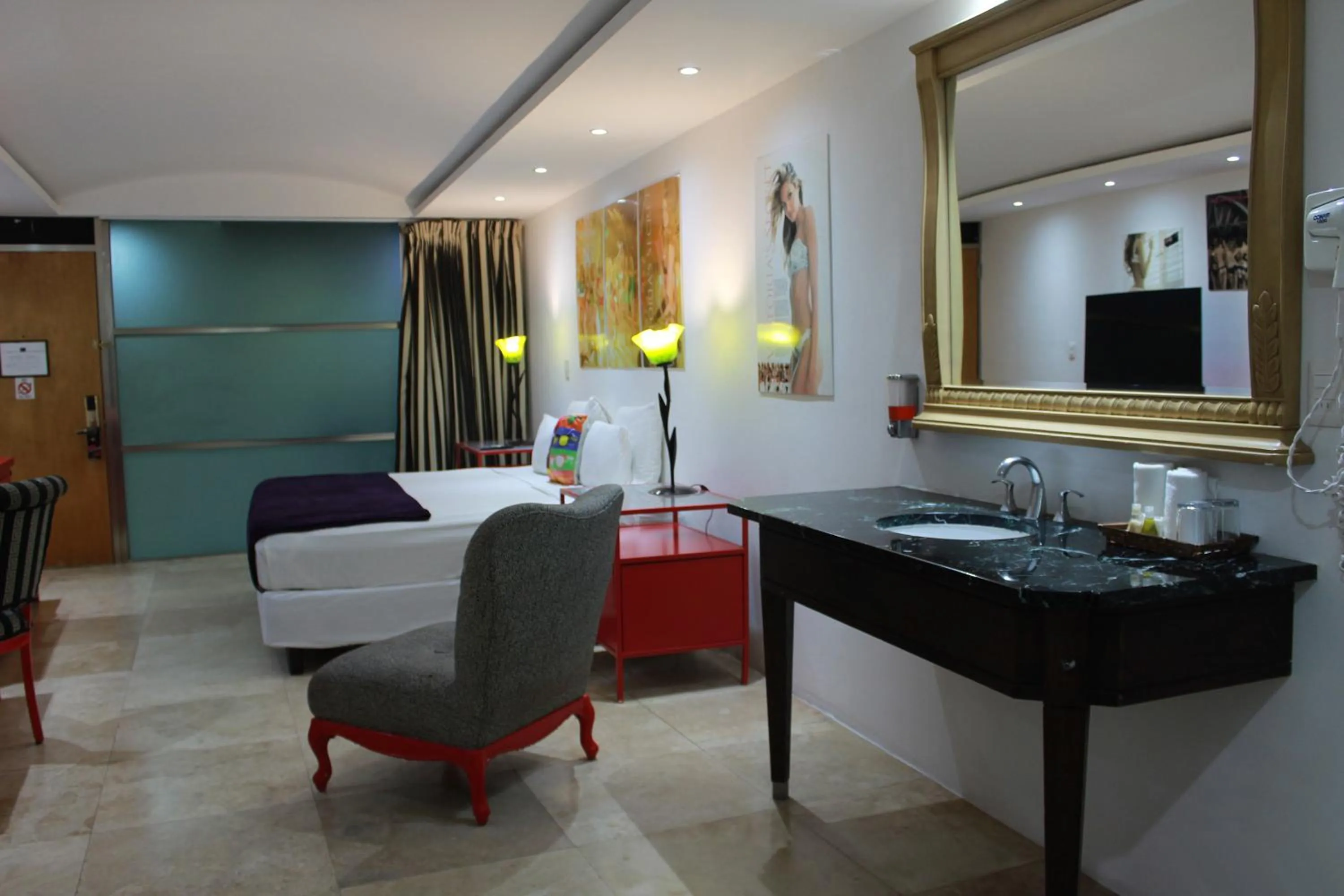 TV and multimedia in Essenzia de Cancun