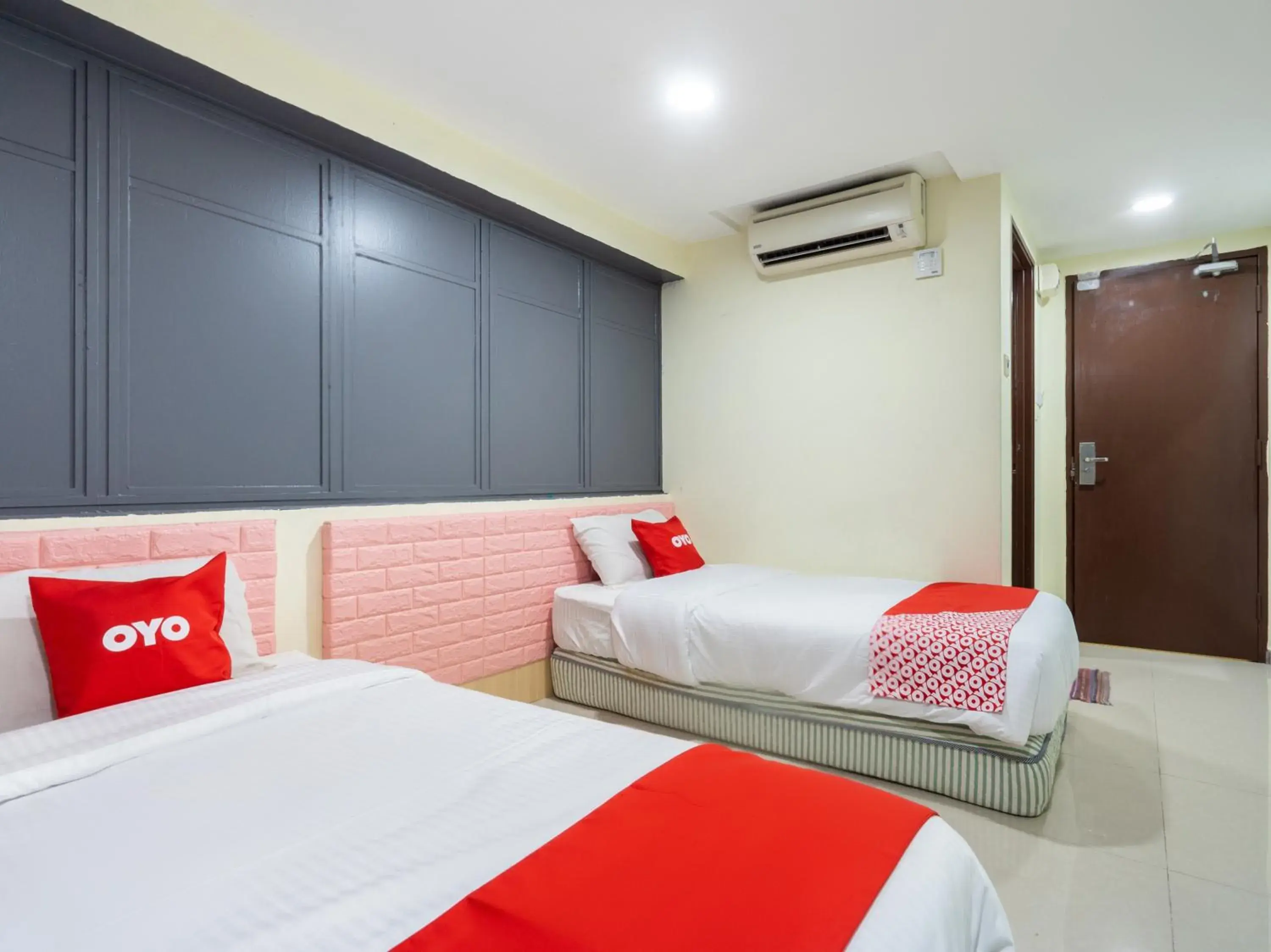 Bedroom, Bed in OYO 89717 Budget Star Hotel