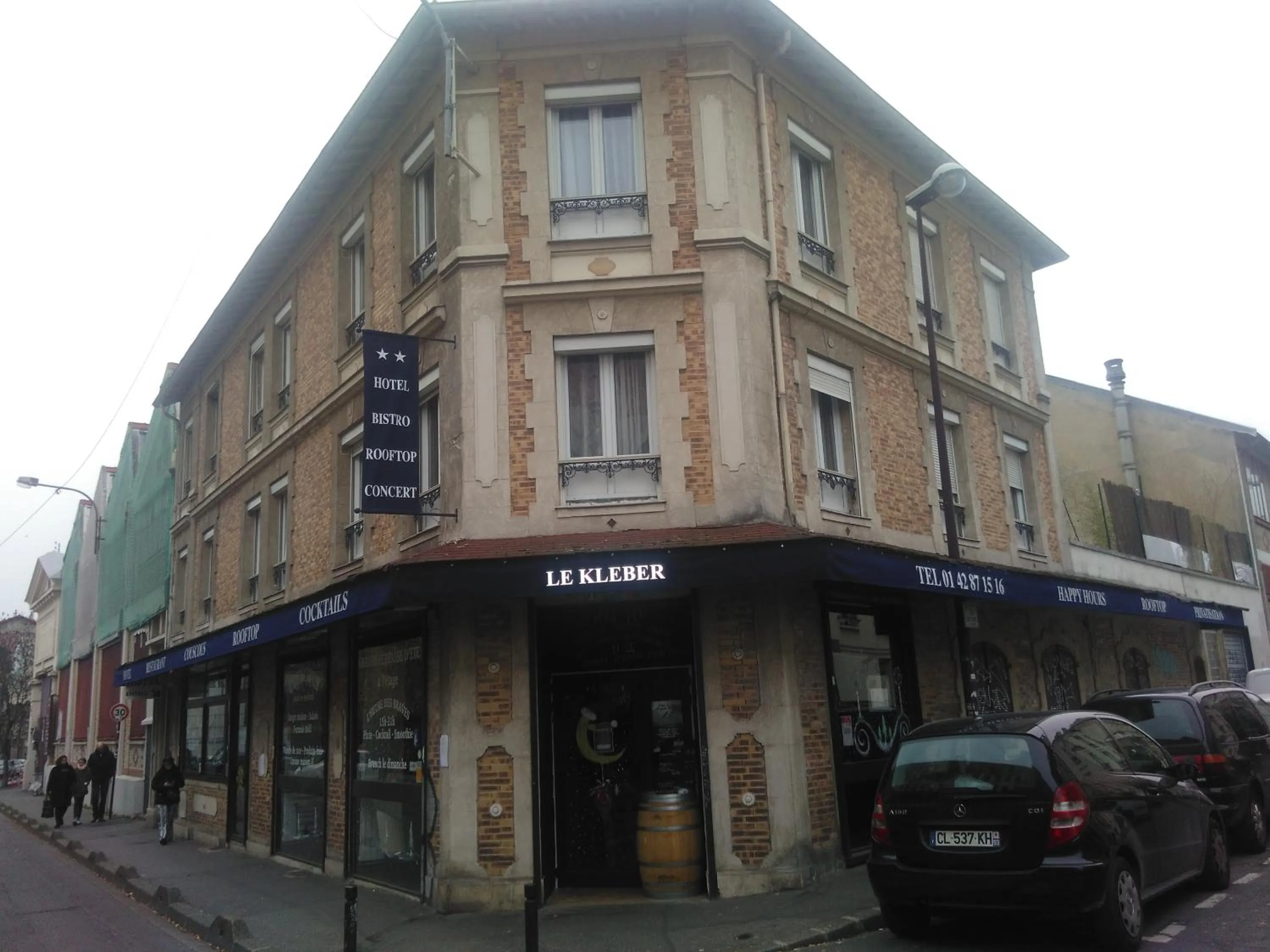 Facade/entrance in Le Kleber