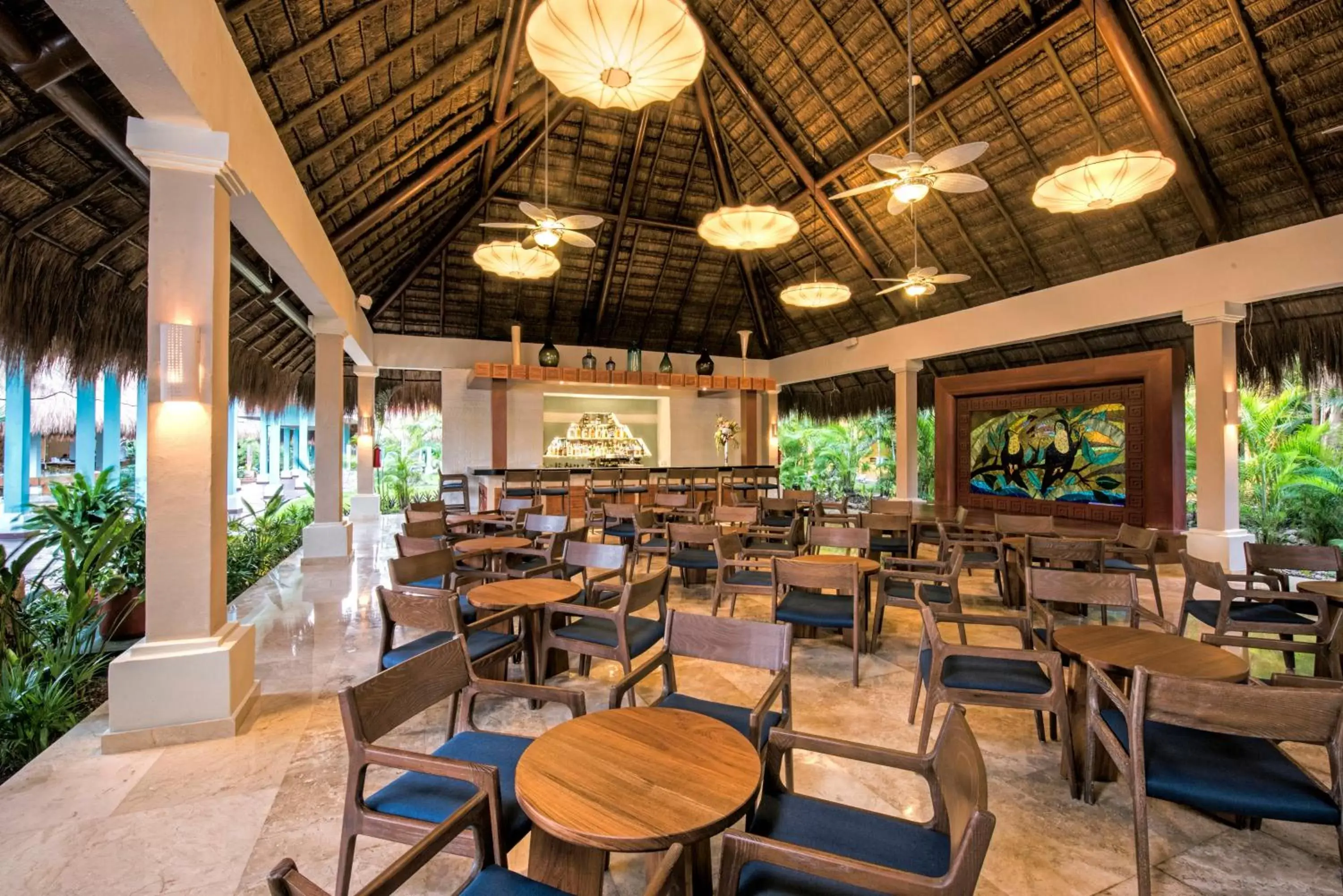 Lounge or bar, Restaurant/Places to Eat in Iberostar Tucan