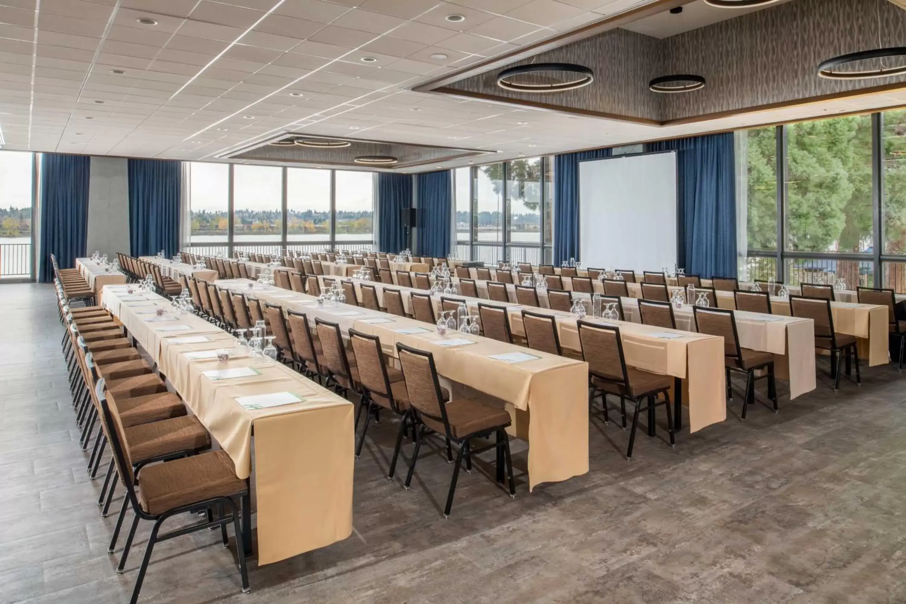 Banquet/Function facilities in Holiday Inn - Portland - Columbia Riverfront, an IHG Hotel