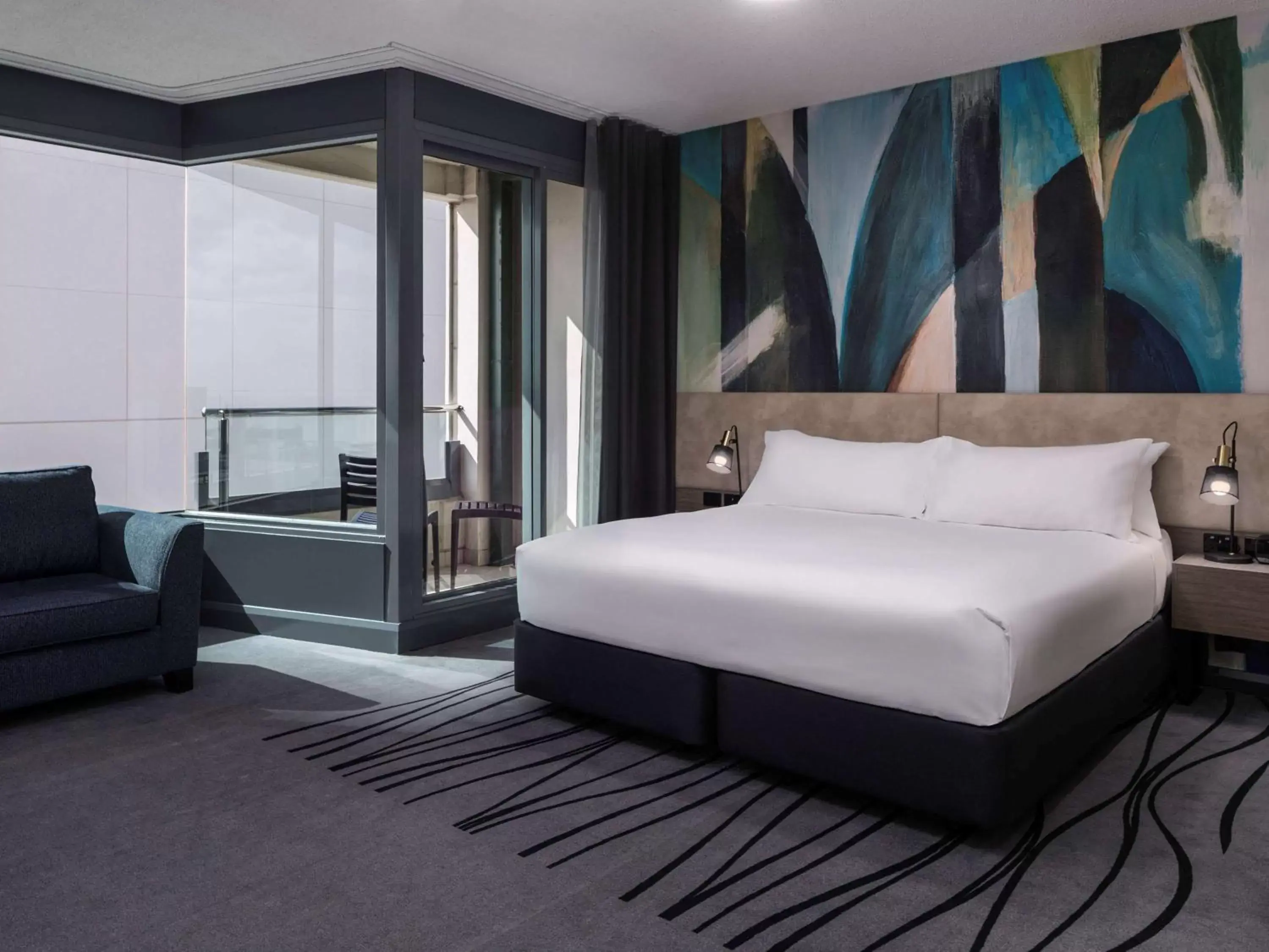 Photo of the whole room, Bed in Novotel Geelong