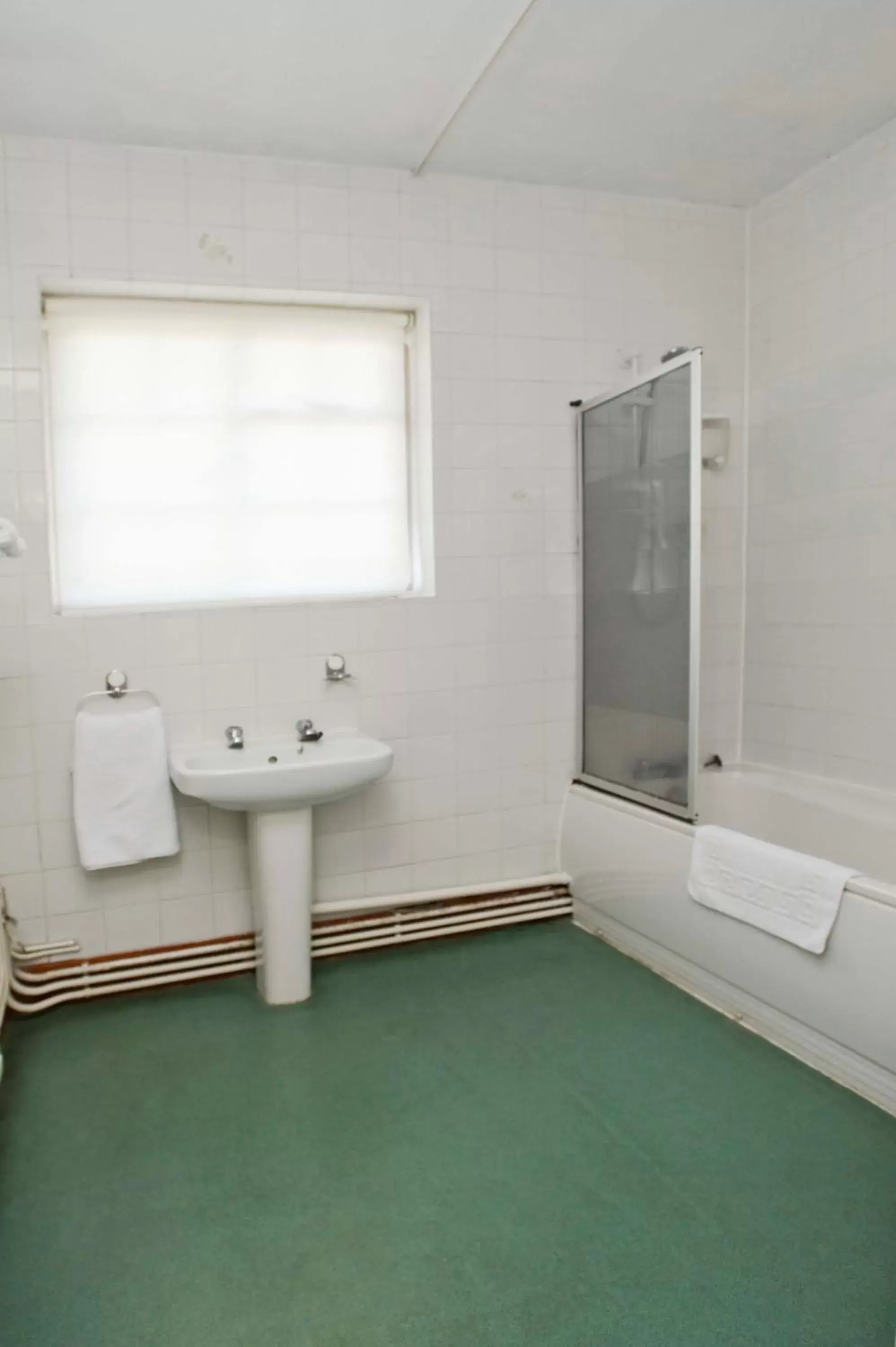 Bathroom in Tree Hotel at Iffley