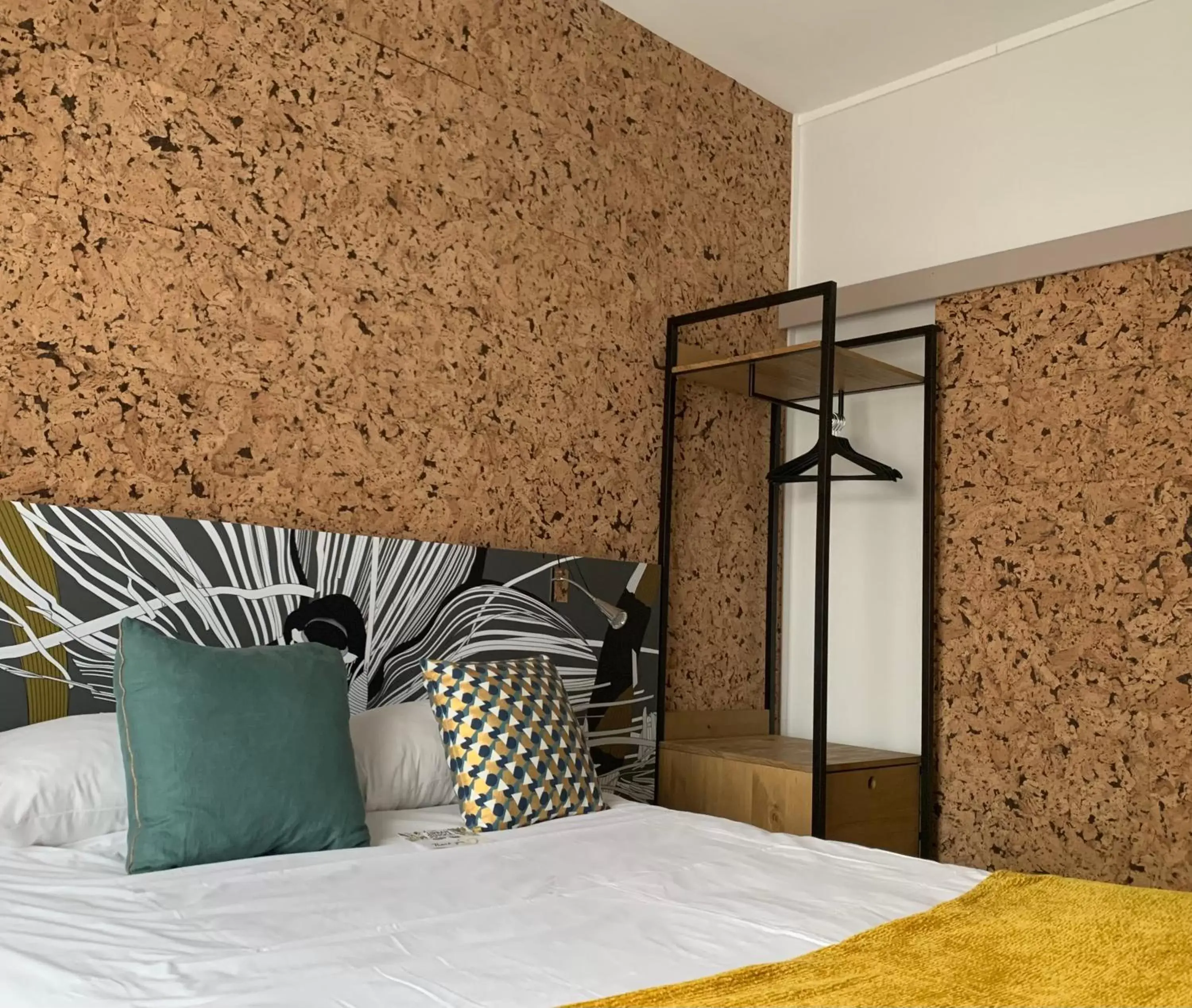 Bedroom, Bed in Urban Jungle Hôtel Orleans Bedroom, Bed in Urban Jungle Hôtel Orleans