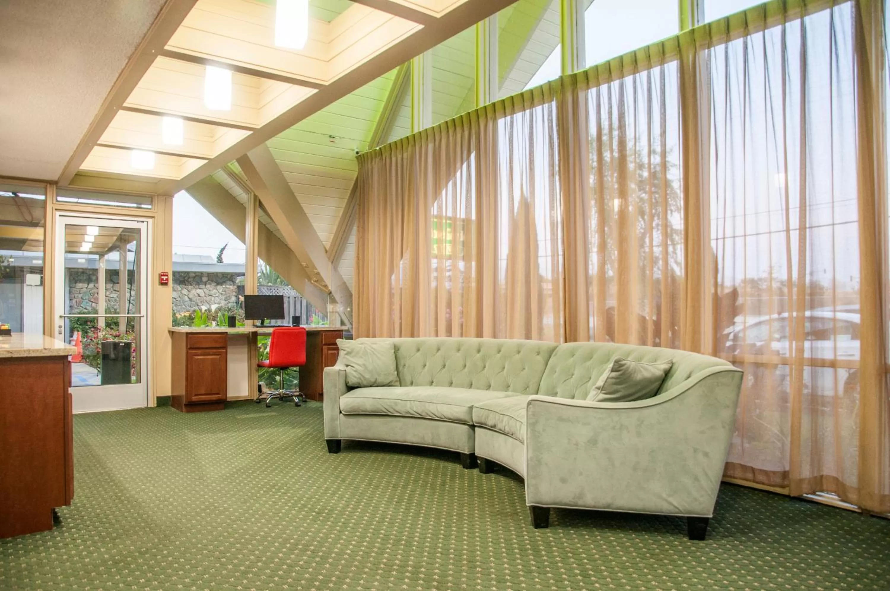 Lobby or reception in Hotel Calle Joaquin - San Luis Obispo