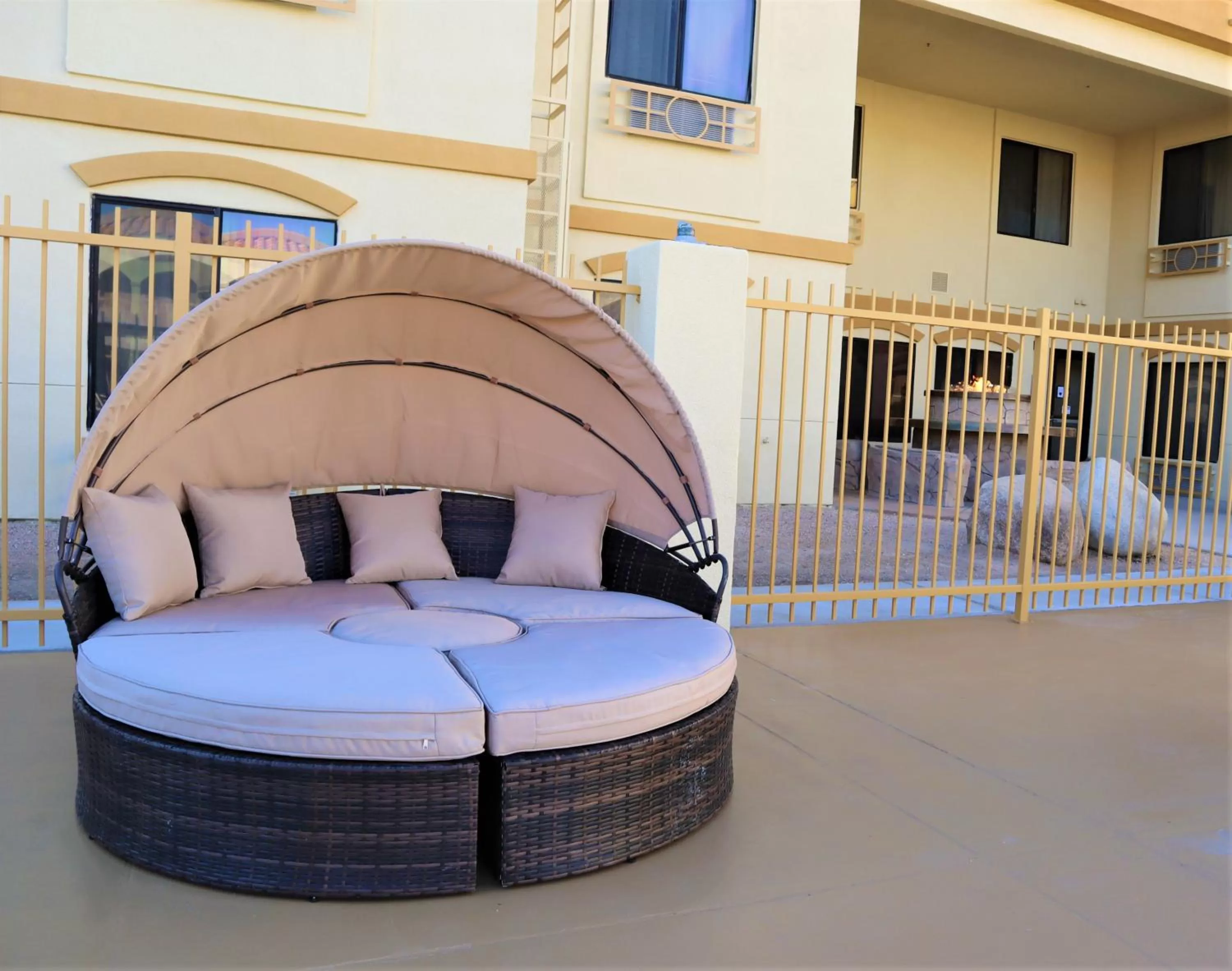 Patio in Oasis Inn & Suites 29 Palms Hotel Joshua Tree National Park